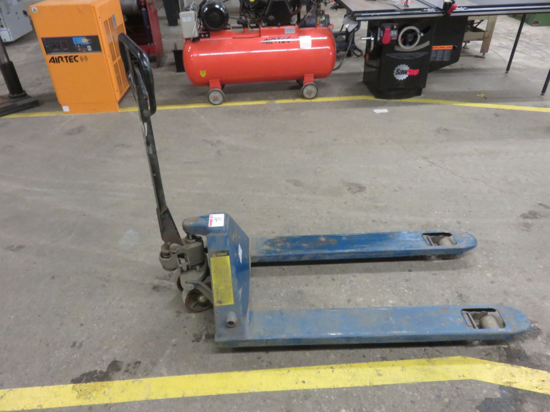 BLUE STEEL HYDRAULIC PALLET TRUCK