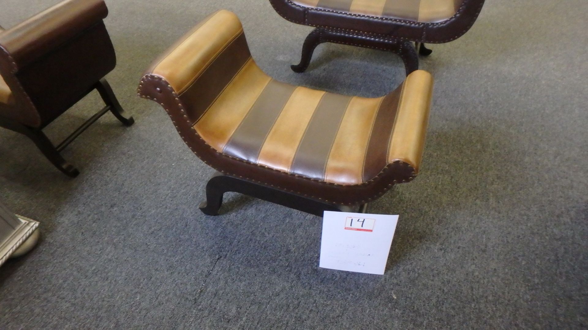 TWO TONE STRIPPED APPROX. 3'L BENCH (LK-3815) (DISPLAY UNIT)