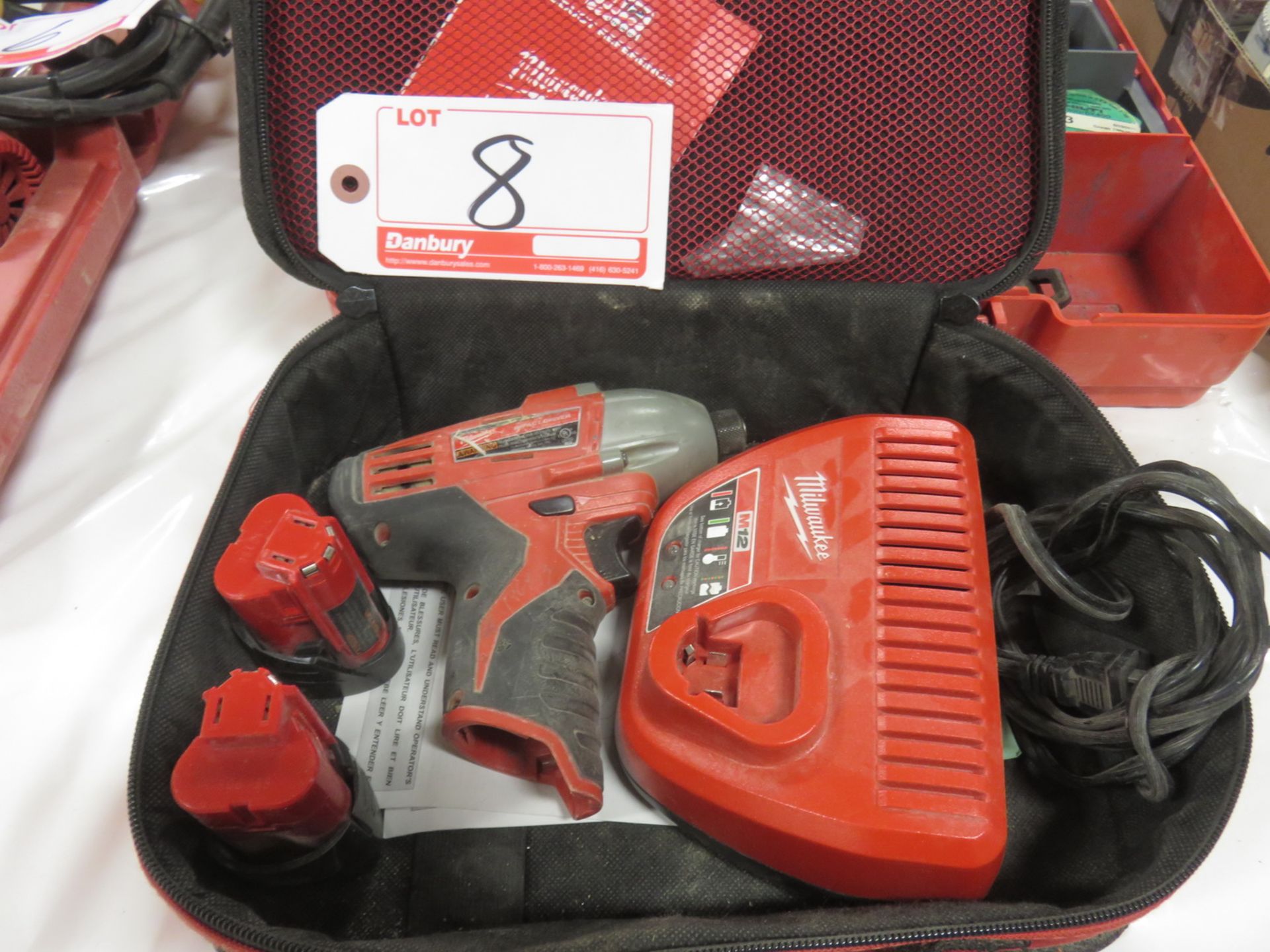 LOT - MILWAUKEE M12 BATTERY SCREW GUN W/ CHARGER & (2) BATTERIES & TRAVEL CASE