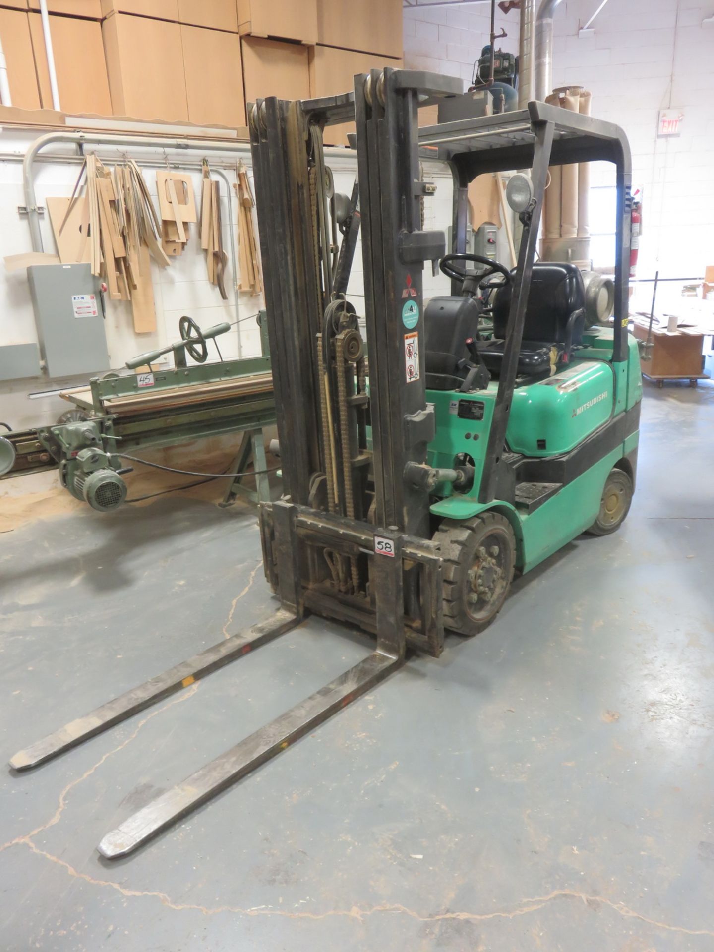 MITSUBISHI FGC25K 5,000LBS CAP 3-STAGE MAST, 188"H LIFT, PROPANE POWERED FORKLIFT W/ SIDE SHIFT, S/N