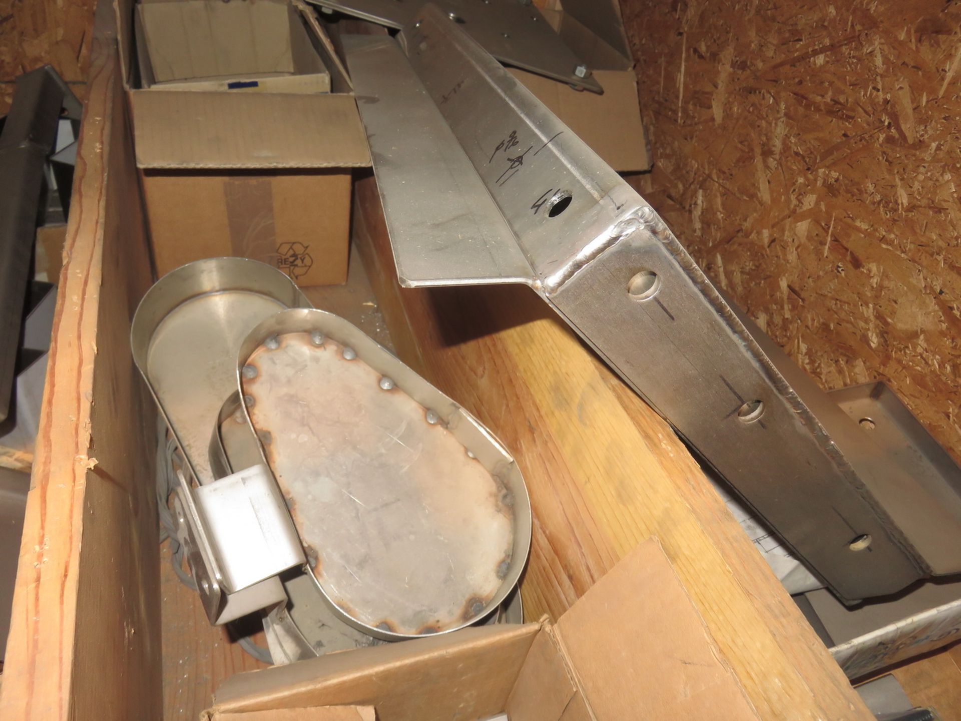 LOT - STAINLESS STEEL DRIVE UNIT, PLASTIC SLEEVES & PANELS (MUST TAKE WOOD CRATES) - Image 5 of 5