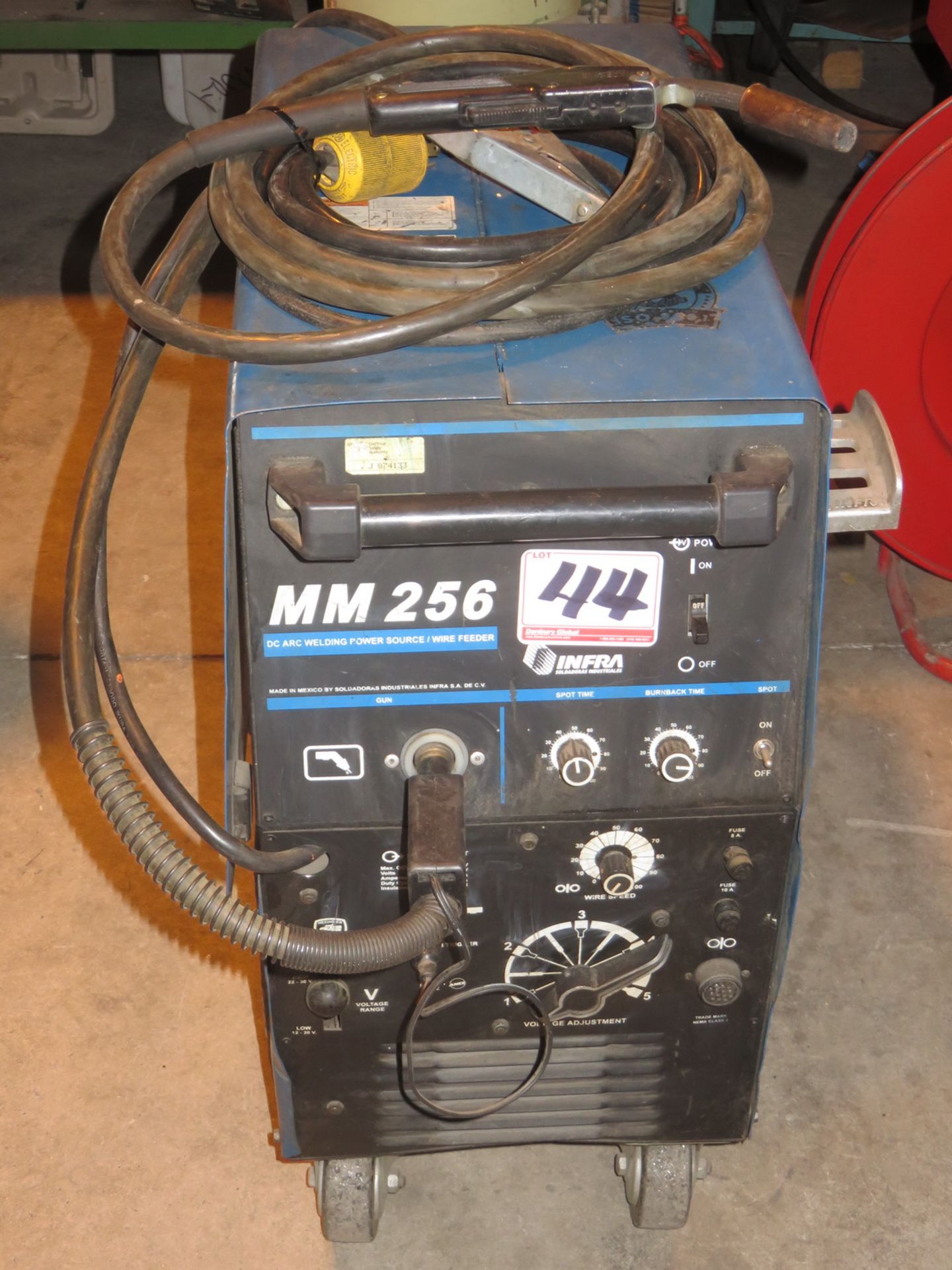 COMPARC MM256 250AMP MIG WELDER