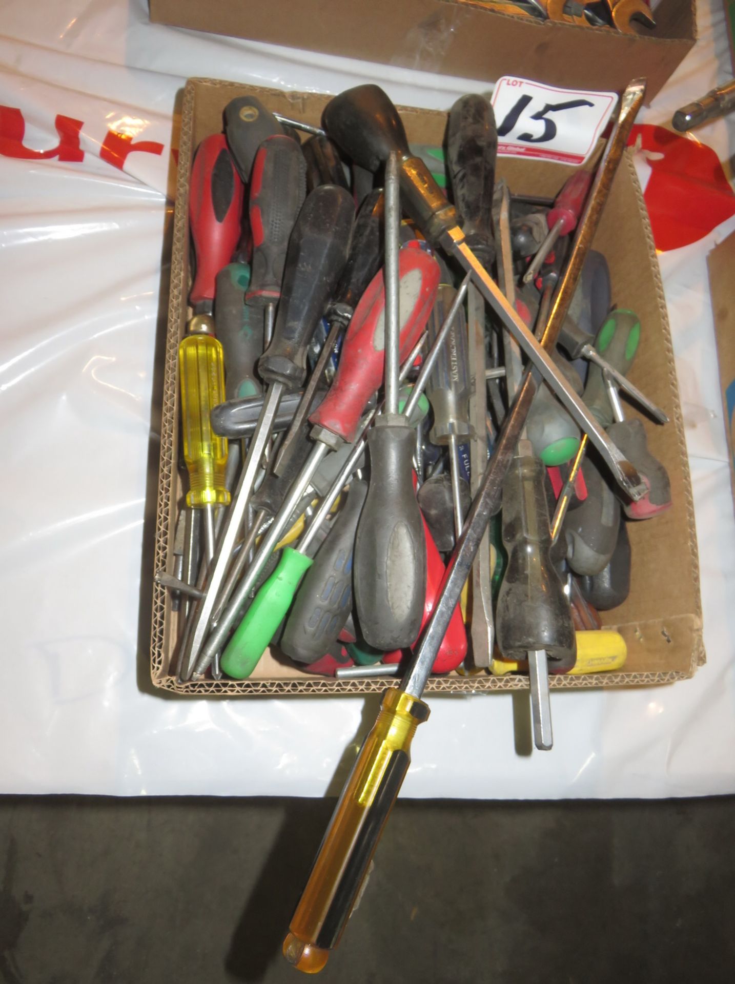 LOT - GENERAL ASSTD SCREW DRIVERS