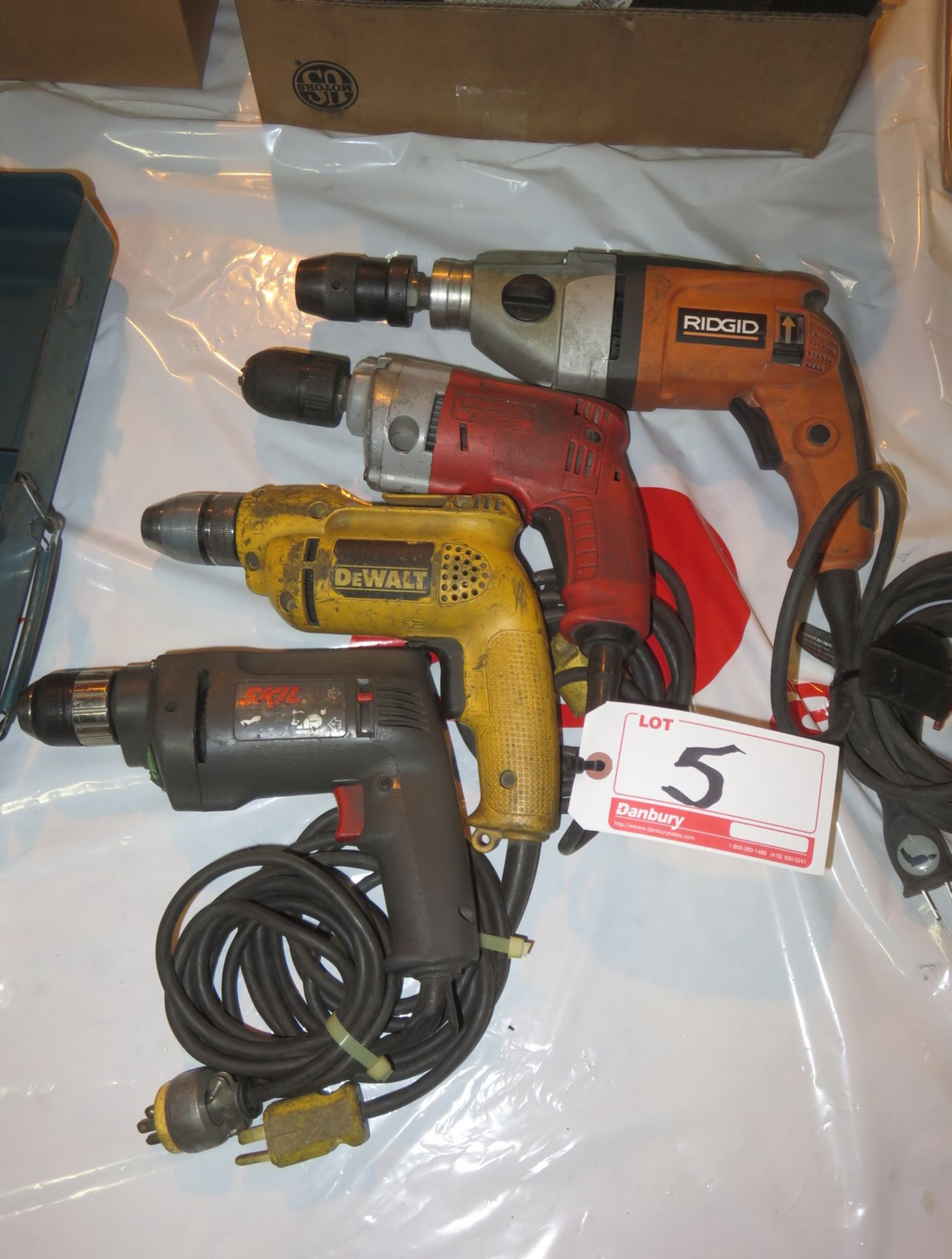 LOT - RIDGID, DEWALT, MILWAUKEE & SKIL ASSTD ELECTRIC DRILLS