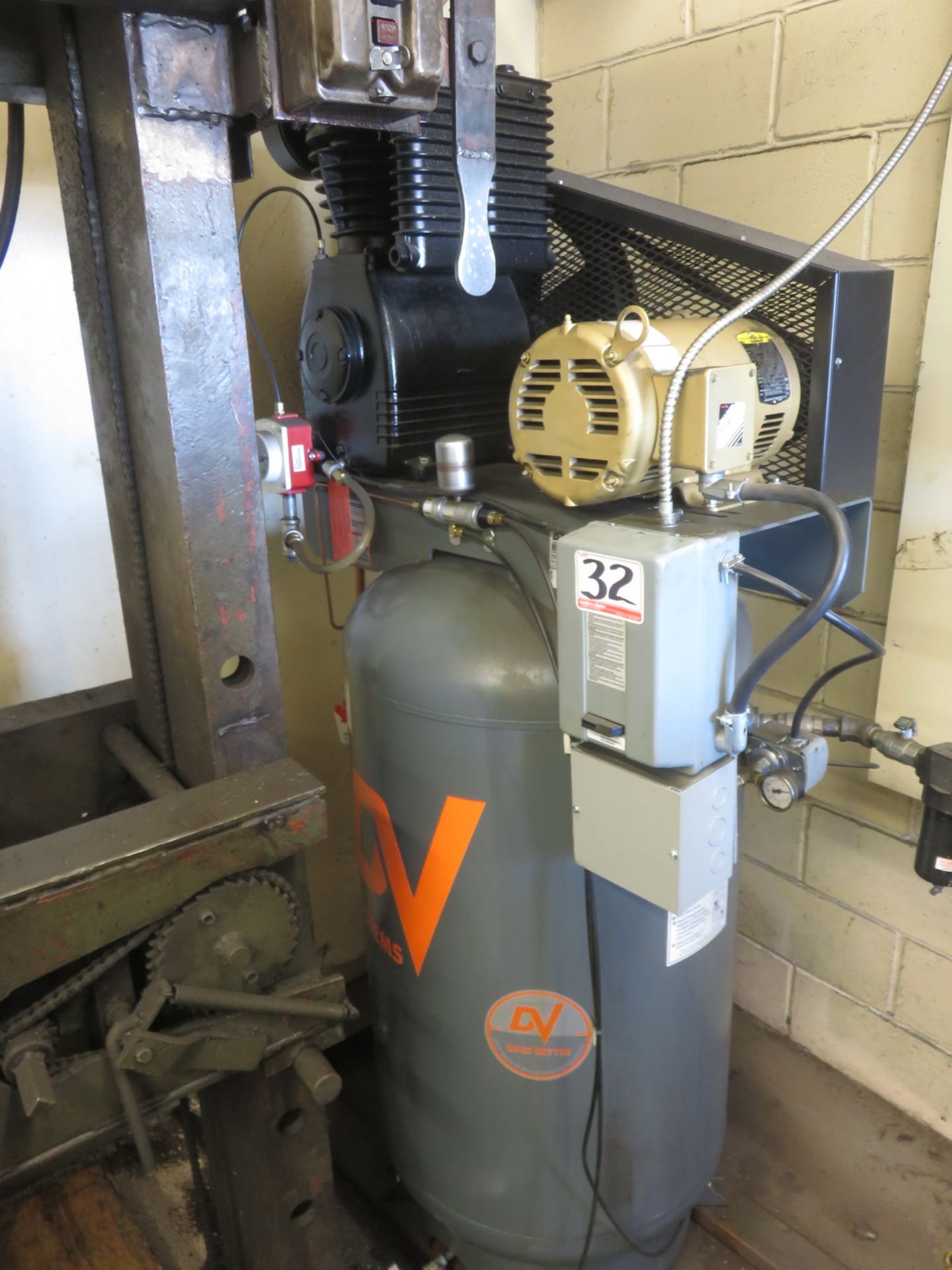 2013 DV SYSTEMS MOD TAPV-5052-69XL, 5HP UPRIGHT AIR COMPRESSOR - S/N 71422