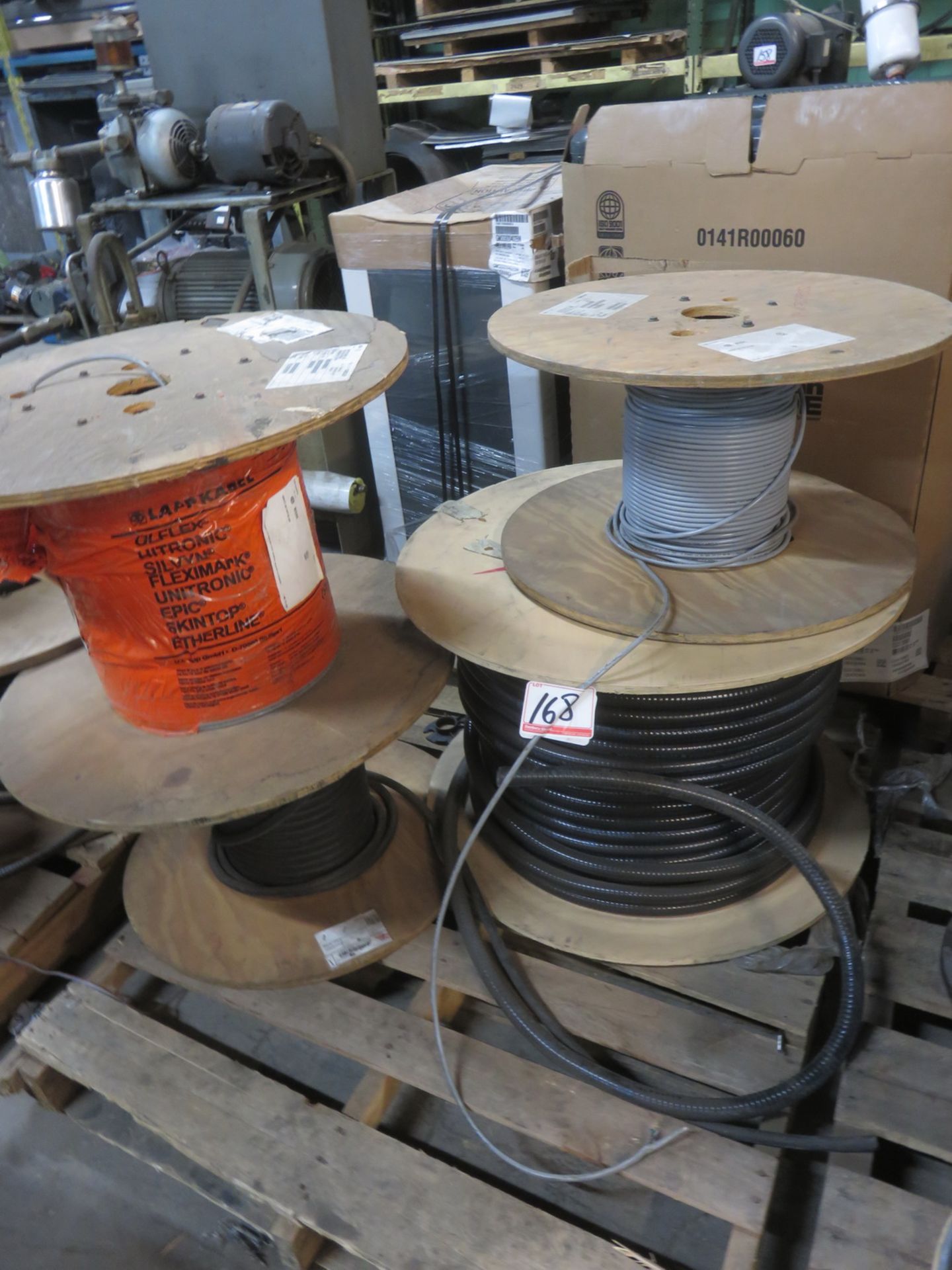 LOT - ROLLS, COMMUNICATION CABLE + EMPTY CASING (1 SKID)