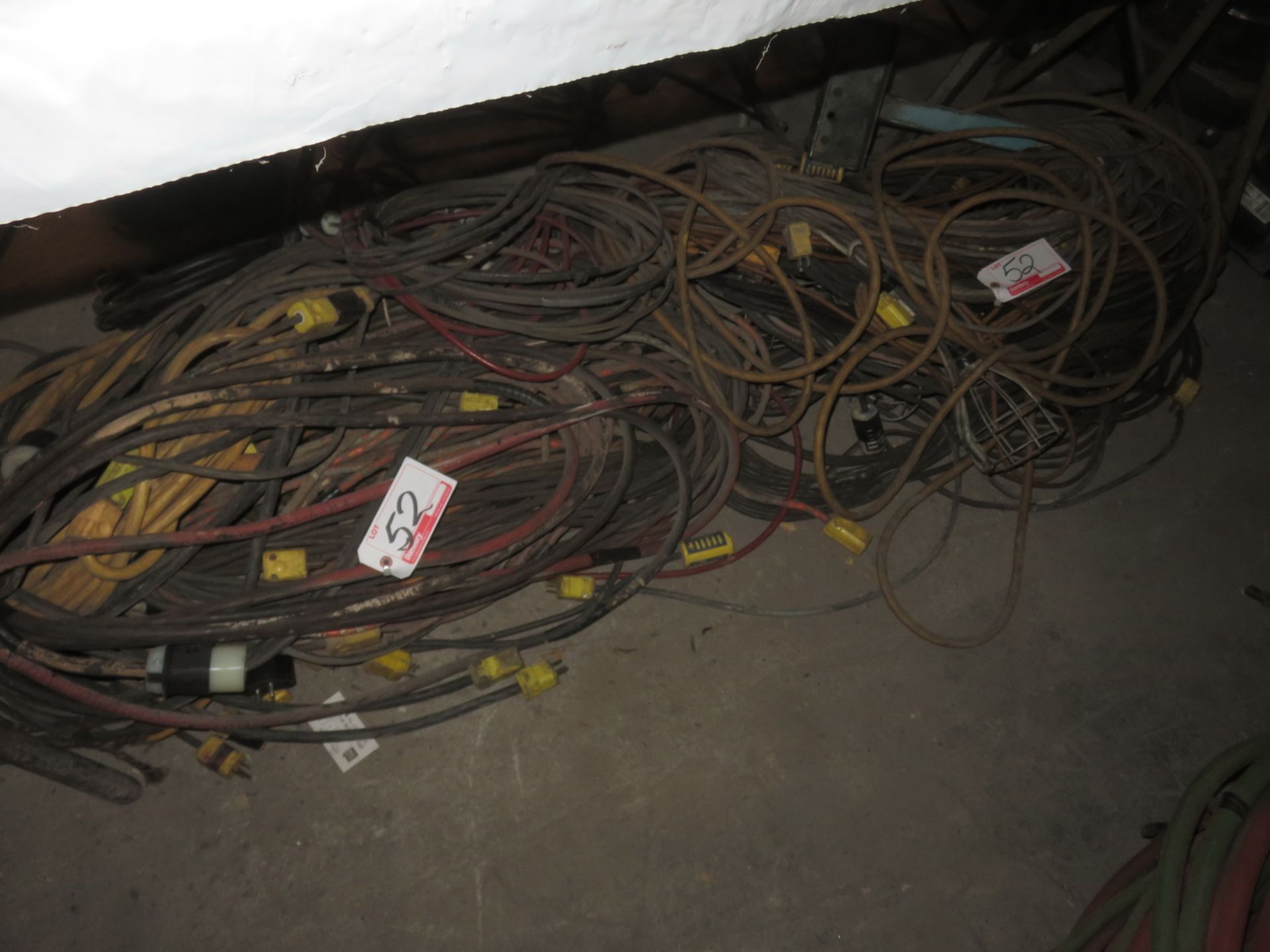 LOT - UNIVERSAL ASSTD EXTENSION CORDS ETC.