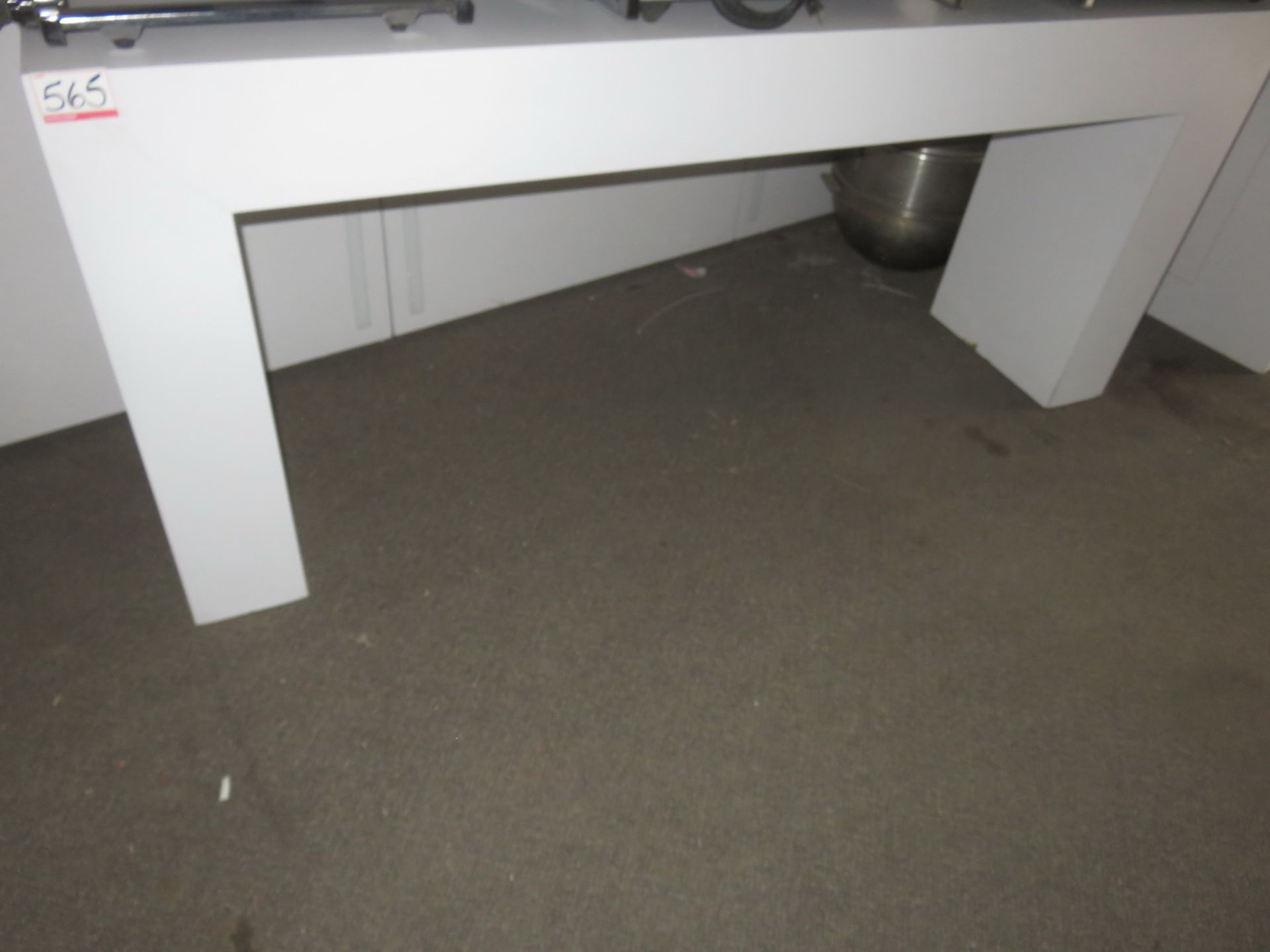 LOT - WHITE ASSTD 40.5" H SERVICE COUNTERS + TABLE (4-20 X 47"), (1-94"), (1-16 X 47.5"), (1-2'