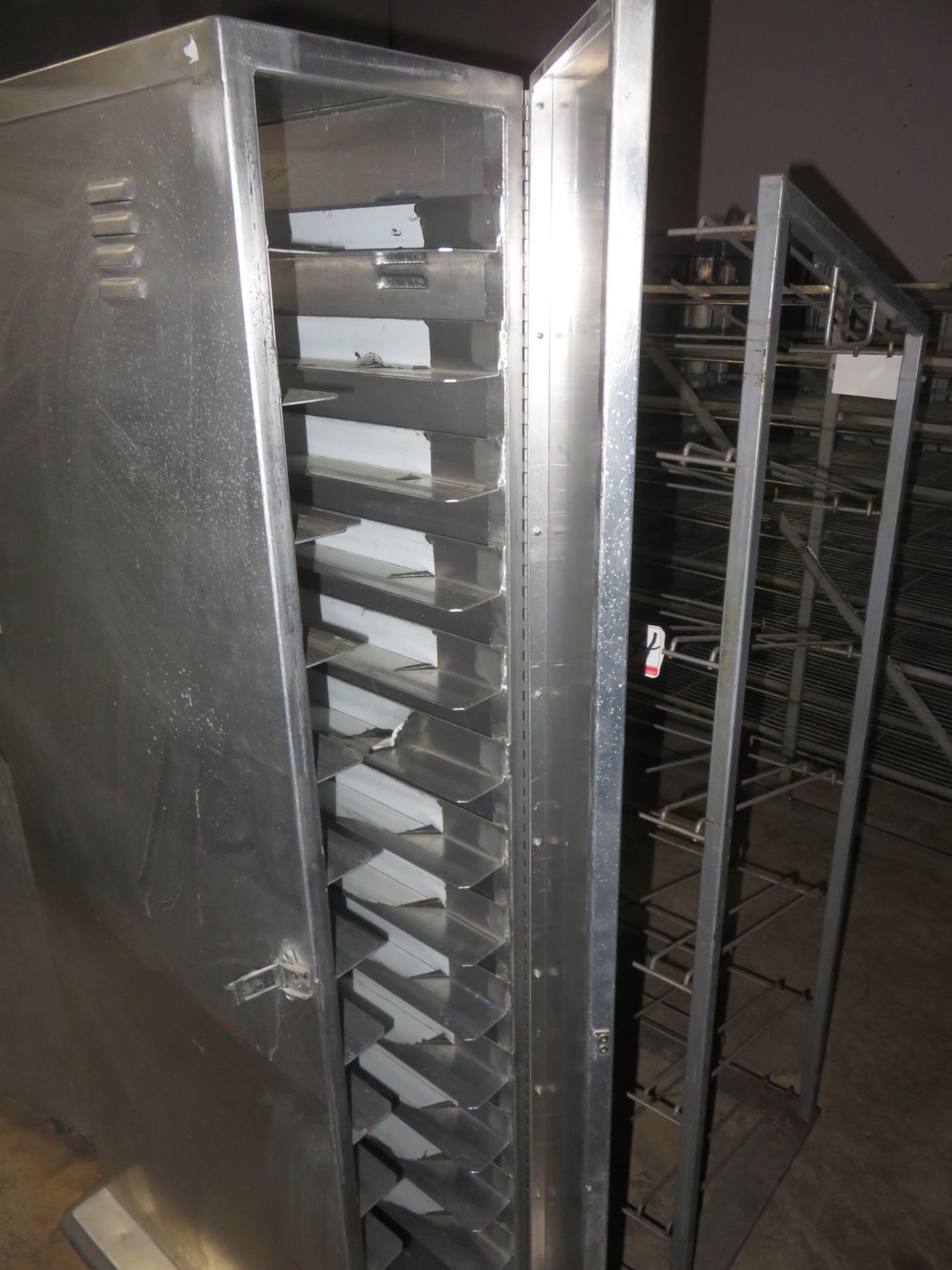 UNITS - ALUMINUM ASSTD - 10.5 X 26" APPR - 14 TRAY + 18" X 12" APPR - 18 TRAY CARTS - Image 2 of 3