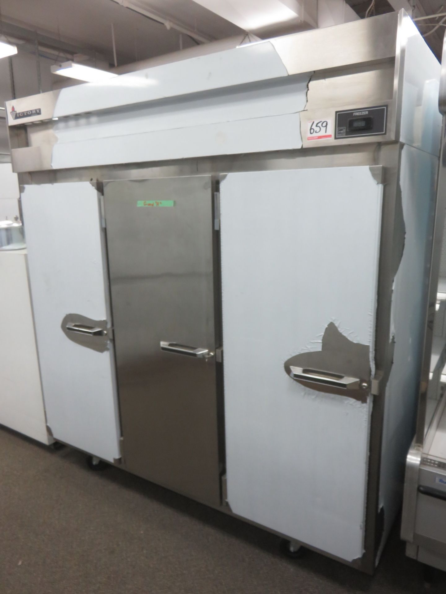 VICTORY S/STEEL 3-DOOR COMMERCIAL FREEZER W/ CASTERS