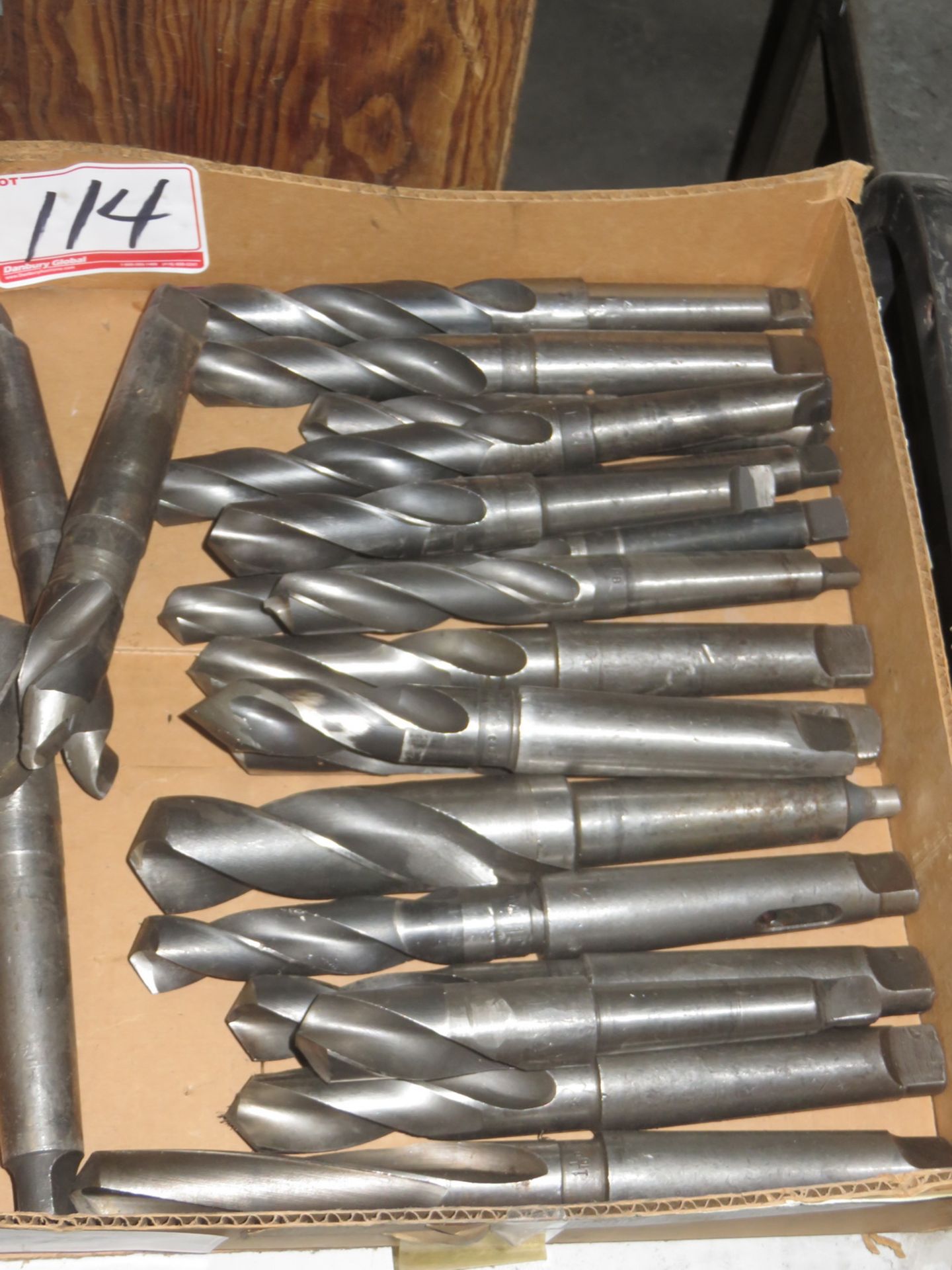 LOT - UNIVERSAL TAPERED SHANK DRILL BITS