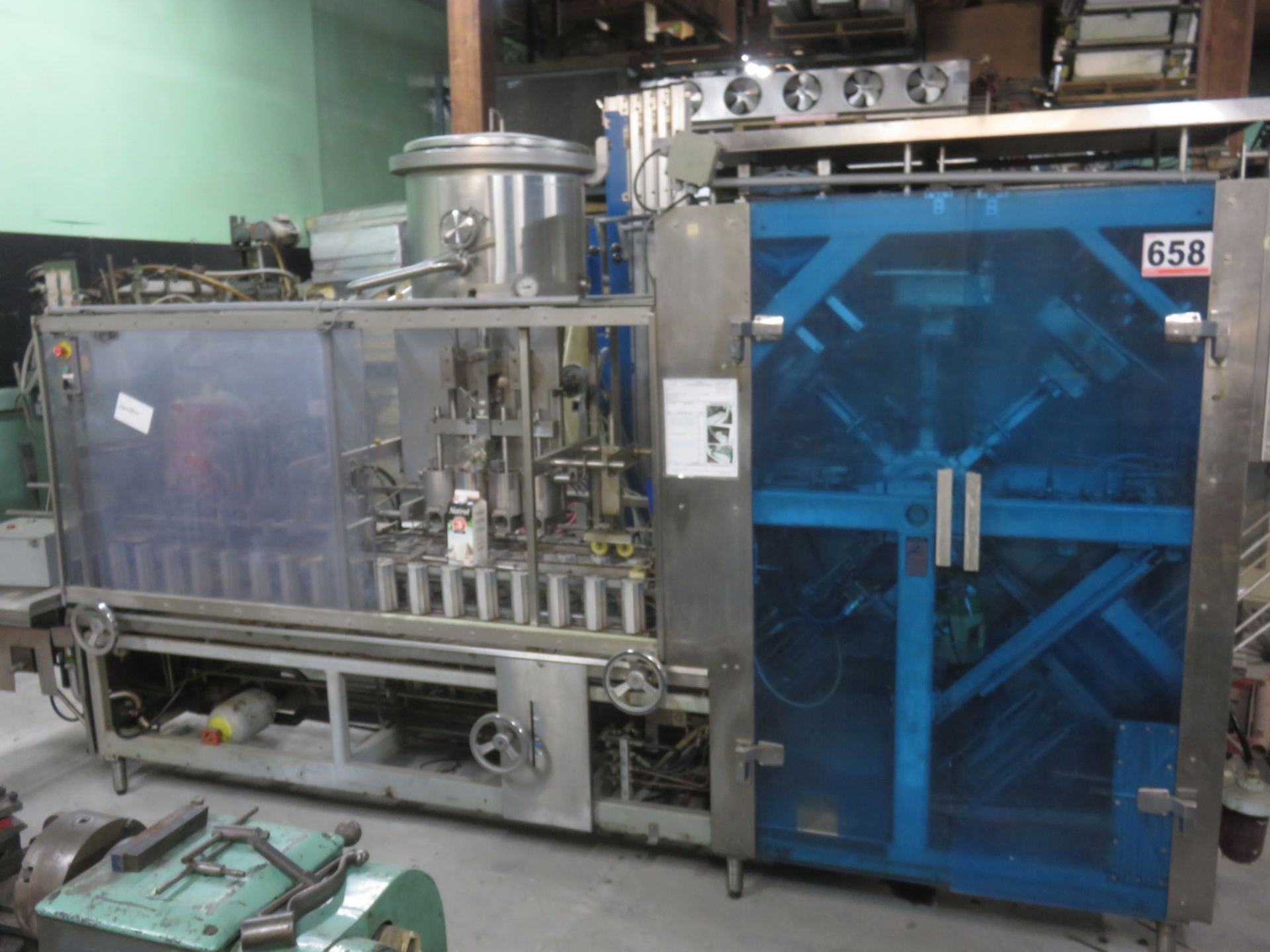 LIQUIPAK MOD 800 LH FORM FILL + SEAL TETRA PACK W/ FILTRATION + ASSTD FILLING HEAPS, TOOLING +