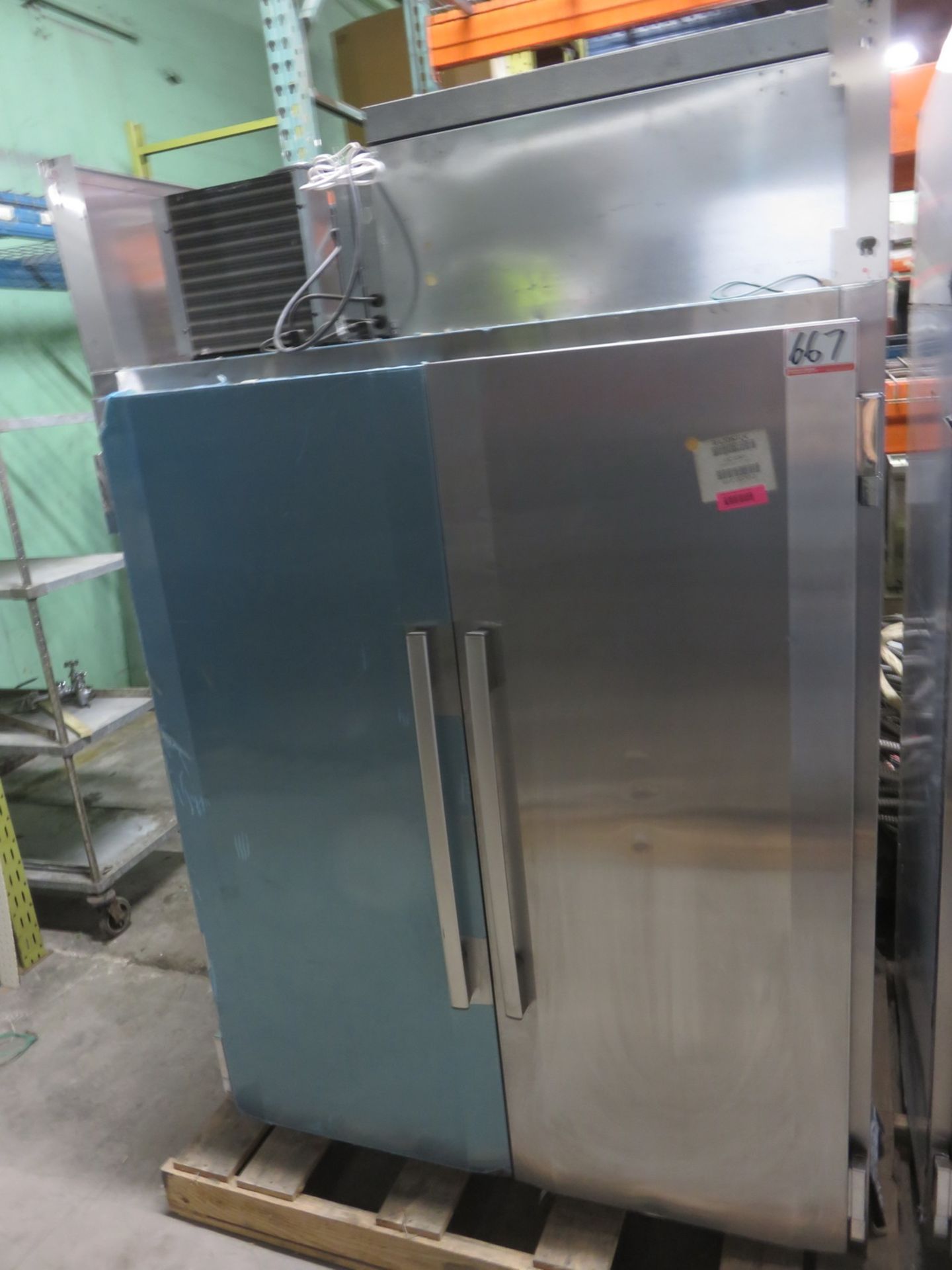 VICTORY MOD VF2, S/ STEEL 2-DOOR FREEZER (NO FRONT TOP)