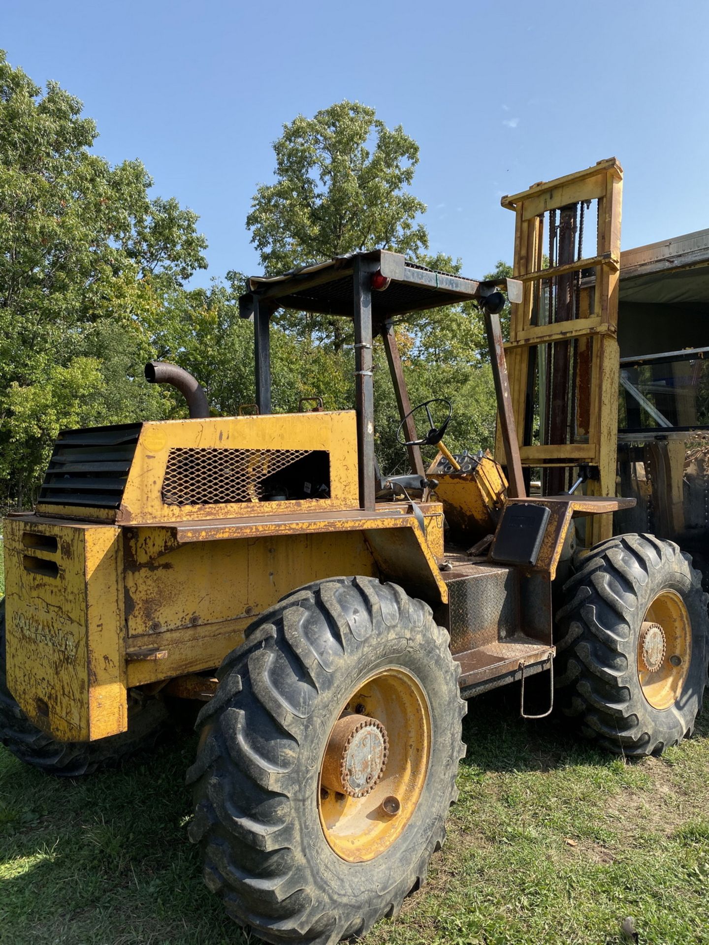 1986 LIFT KING MODEL LK 6P44 FORKLIFT 6,000LBS CAP, S/N 8627 (AS IS - HYDRAULIC LEAK) (LOCATED AT