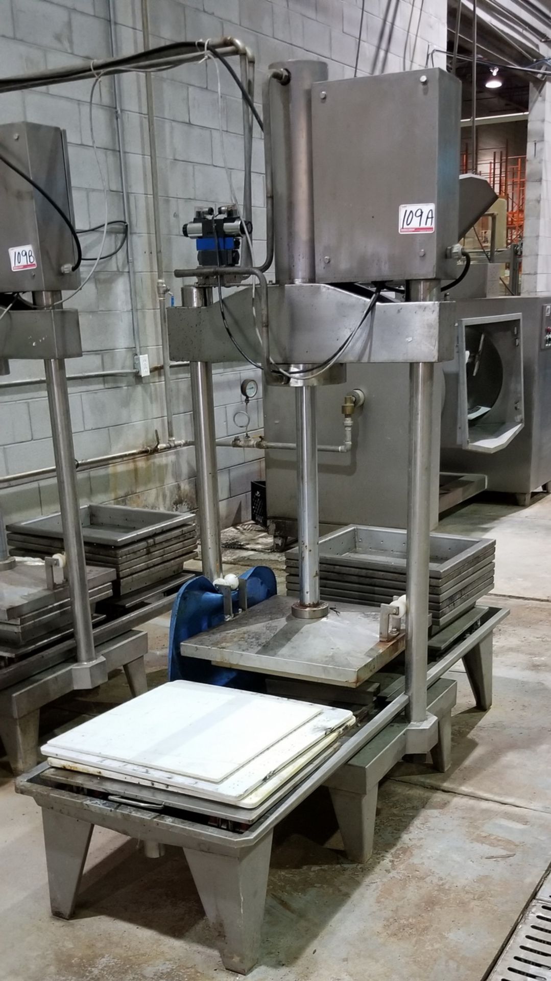 2018 WENLING YONGIN MACH MOD 15T, 15-TON, 580MM X 580MM HYDRAULIC TOFU PRESS - S/N AJ78 - Image 2 of 2