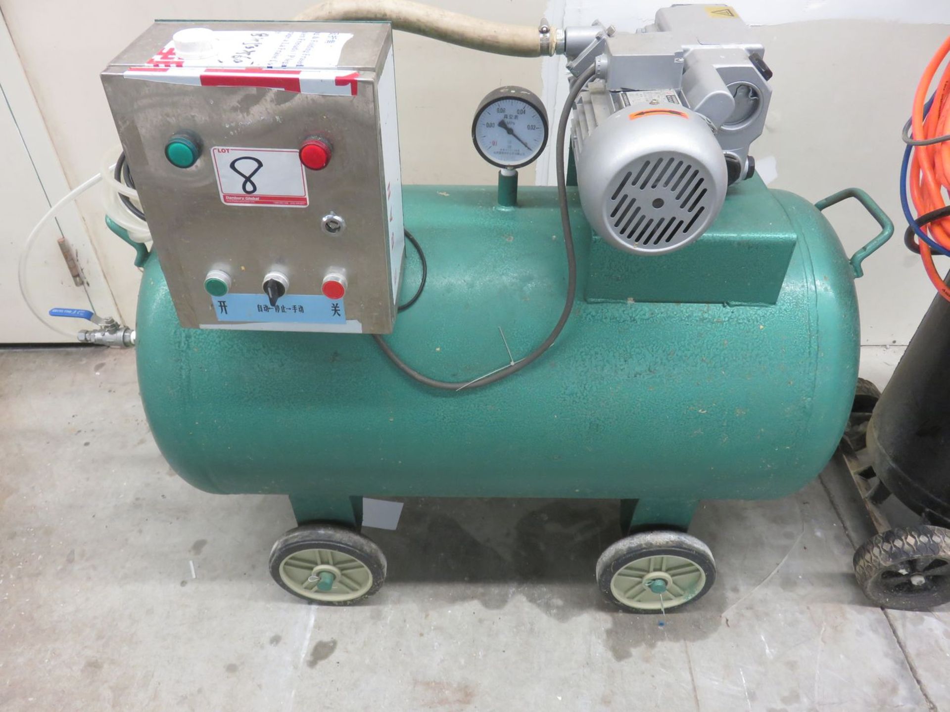 UNIVERSAL 220V PORTABLE AIR COMPRESSOR