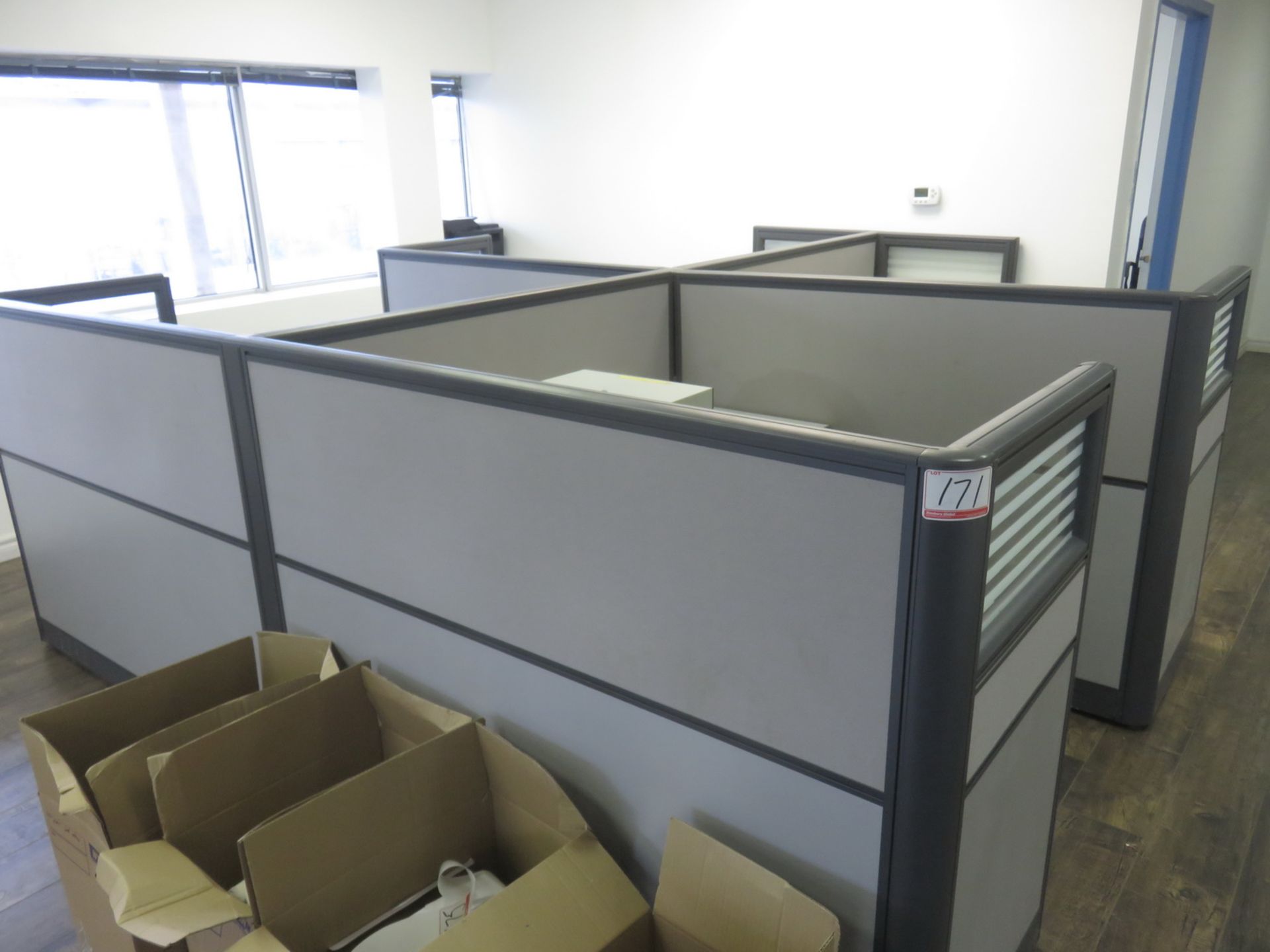 LOT - APPROX 127" X 127" X 4'H 4-STATION WORKSTATION CUBICLES