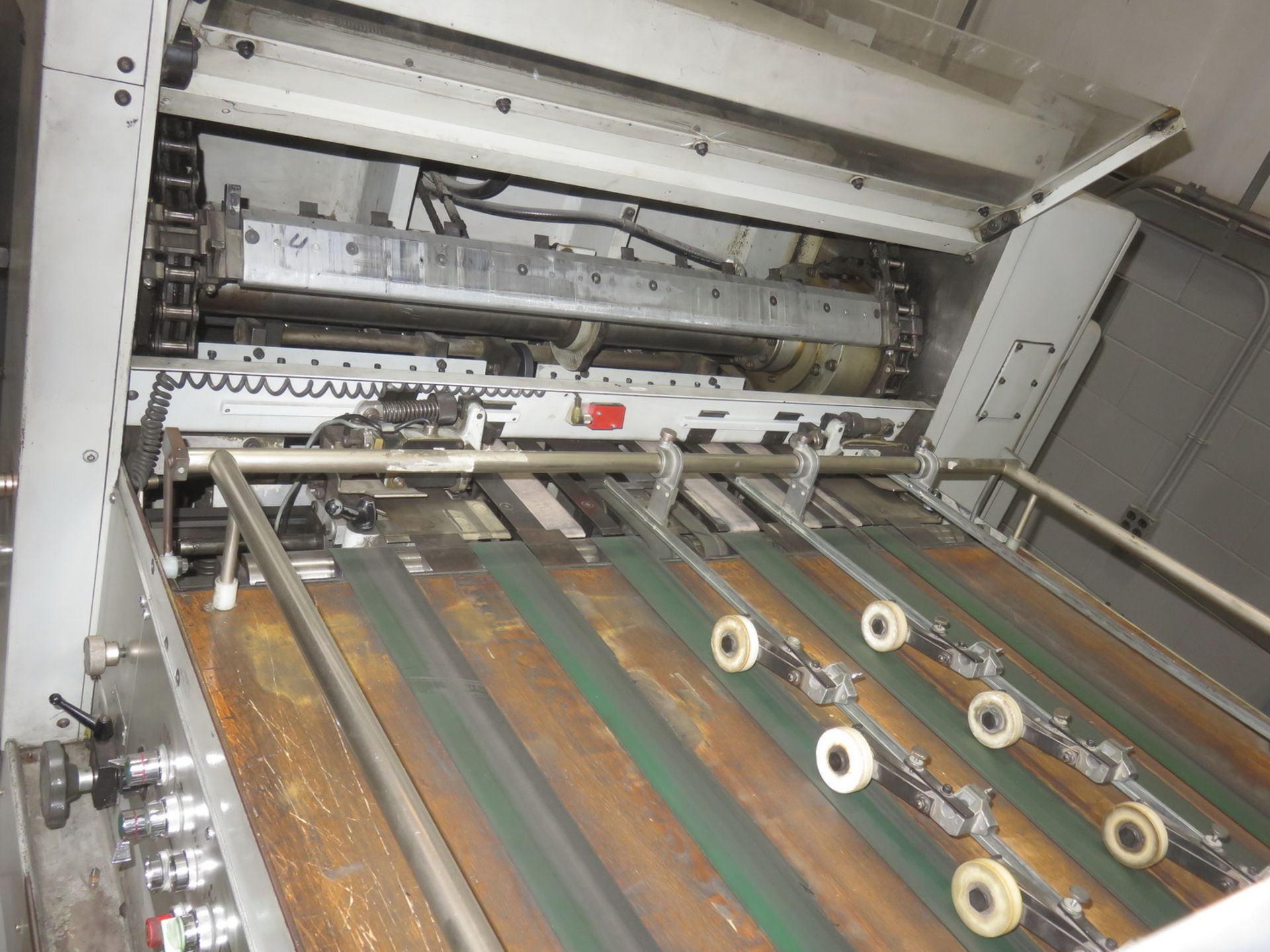 BOBST AUTO PLATEN MOD SP-102-E, FLAT BED DIE CUTTER, MAX CUTTING FORCE 250 TON CAPACITY 102 X 72" - Image 7 of 9