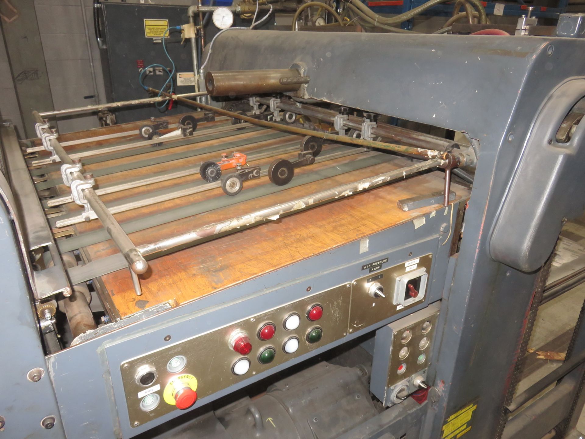 BOBST AUTO PLATEN MOD 8P-1260-E, DIE CUTTER, MAX CUTTING FORCE 550 TON CAPACITY, 36.25 X 49.5" MAX - Image 7 of 8