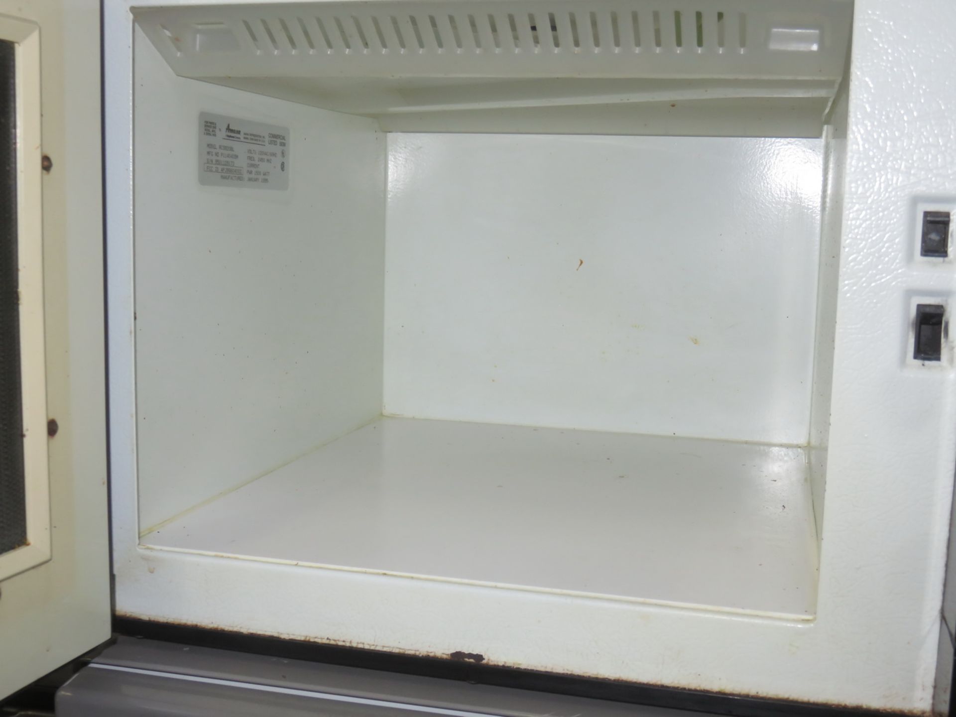 AMANA 820BL BLACK COMMERCIAL MICROWAVE - Image 2 of 2