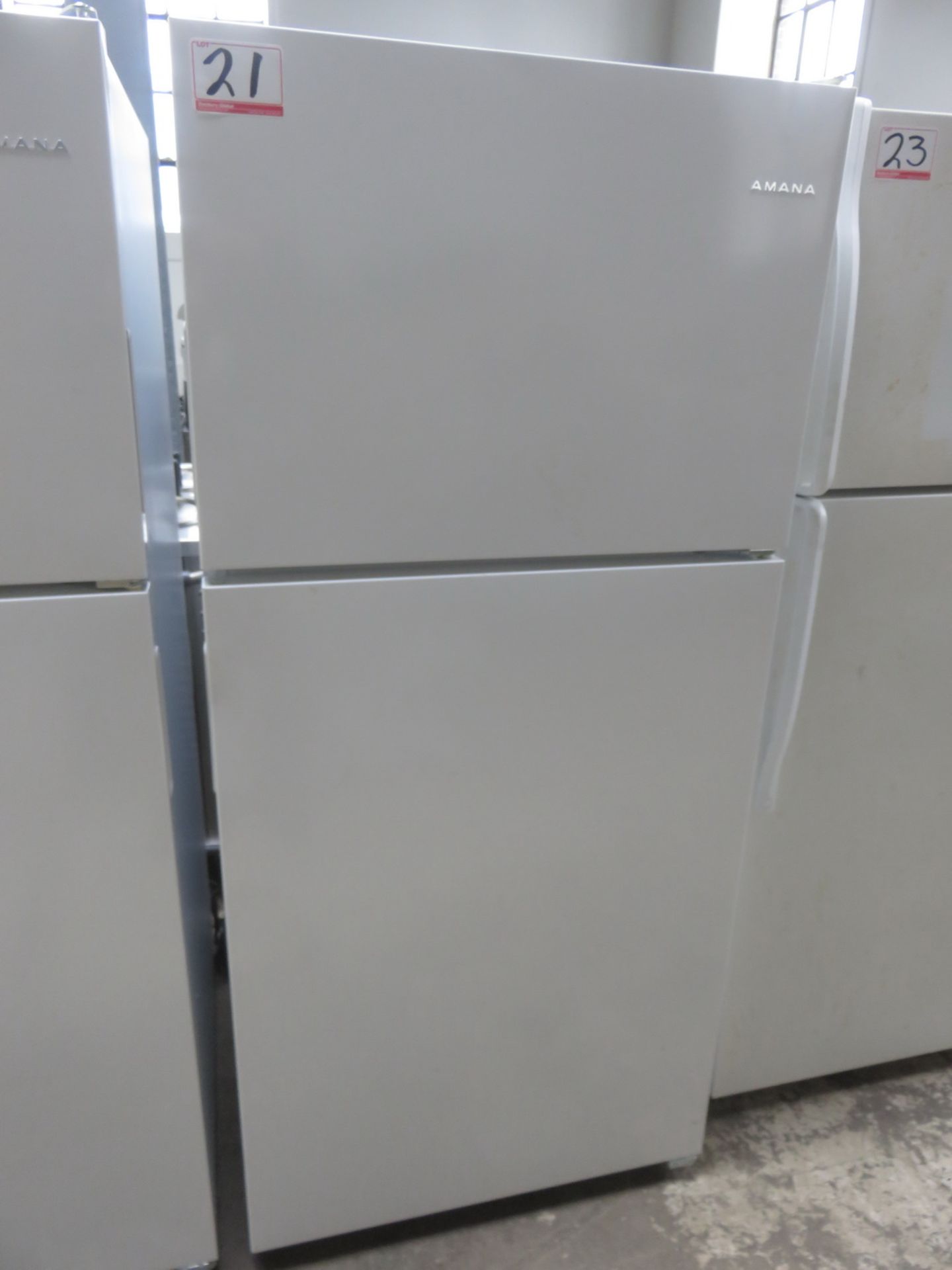 AMANA ART318FFDW03 WHITE TOP MOUNT REFRIGERATOR