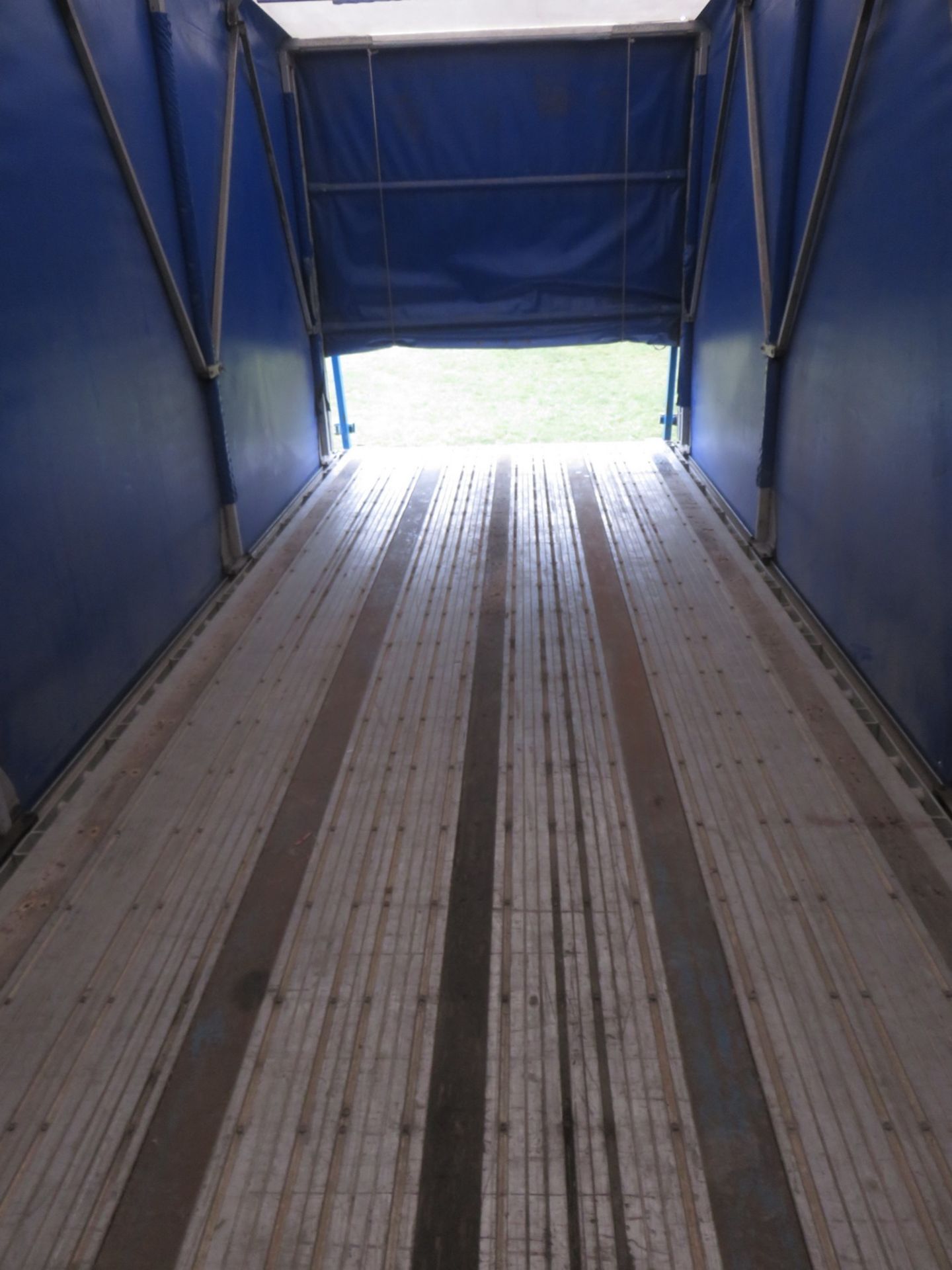 LODE KING 48' TANDEM AXLE BLUE CURTAIN SIDE TRAILER - S/N 2LDPA4829XC032084 - Image 2 of 6