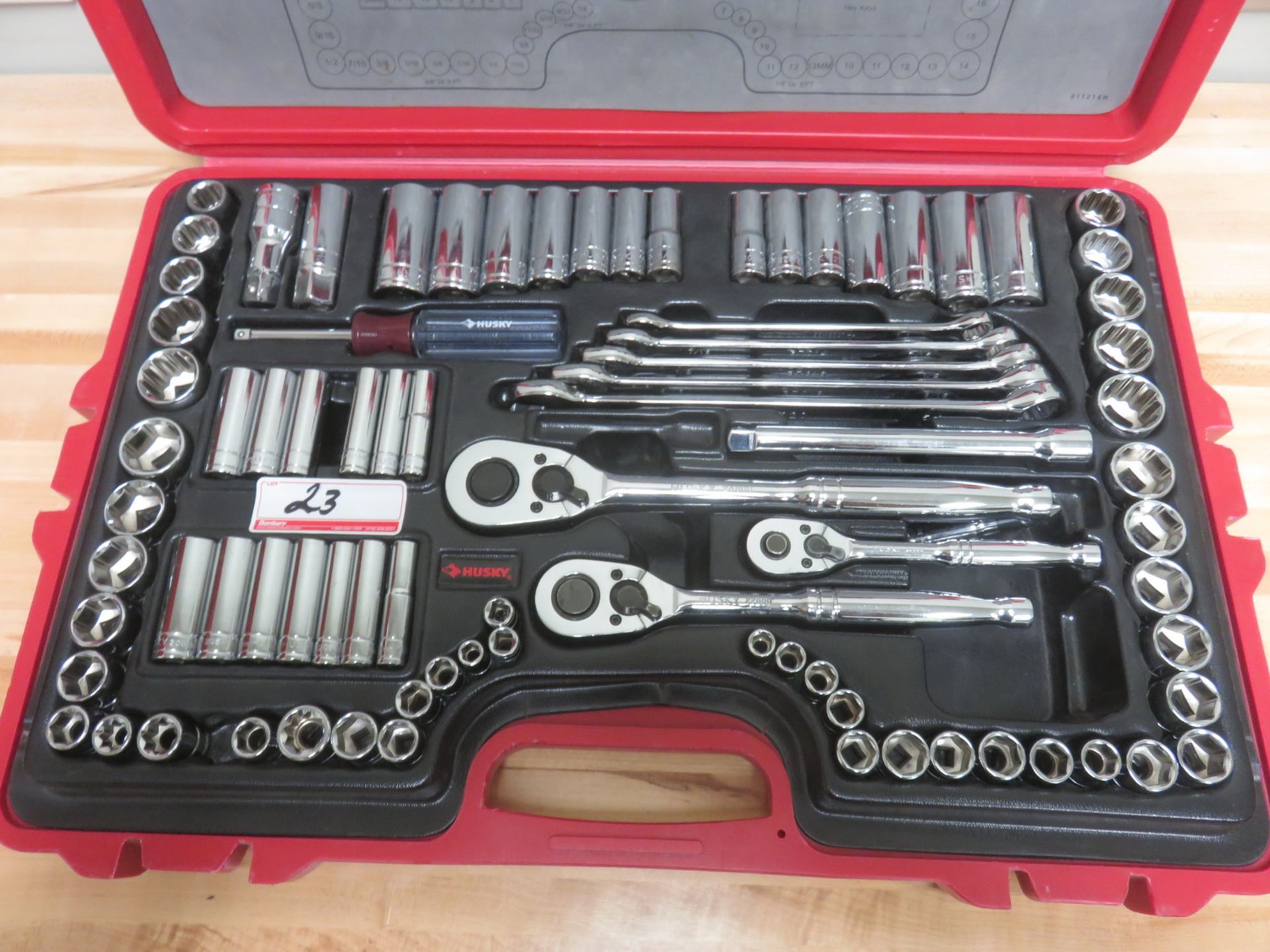 HUSKY ASSTD SOCKET & WRENCH SET W/ CASE