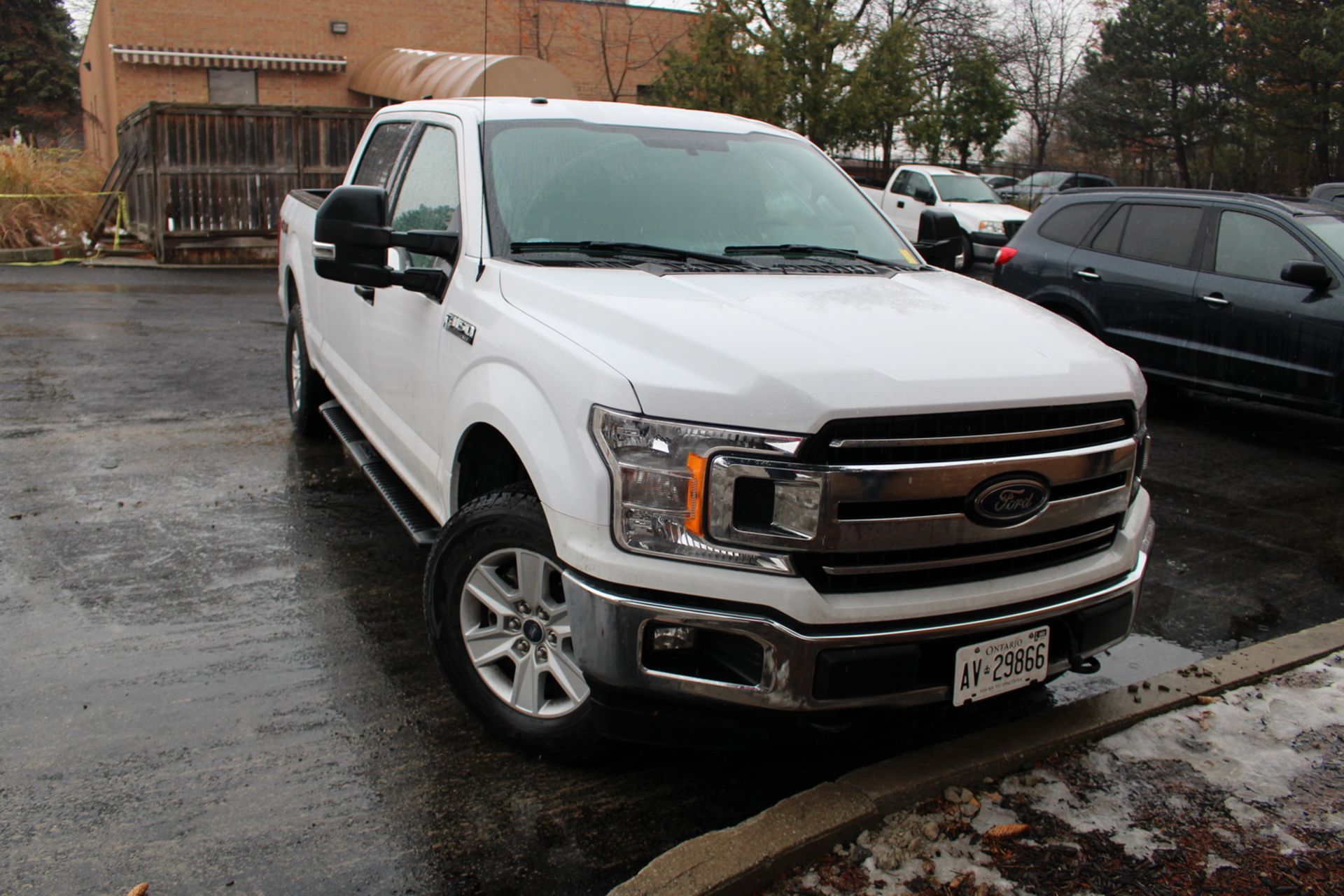 2018 FORD F150 XLT 4WD SUPERCREW PICK-UP TRUCK (APPROX. 22,000KMS) W/ FRONT & REAR TRAILER HITCH - Image 2 of 3