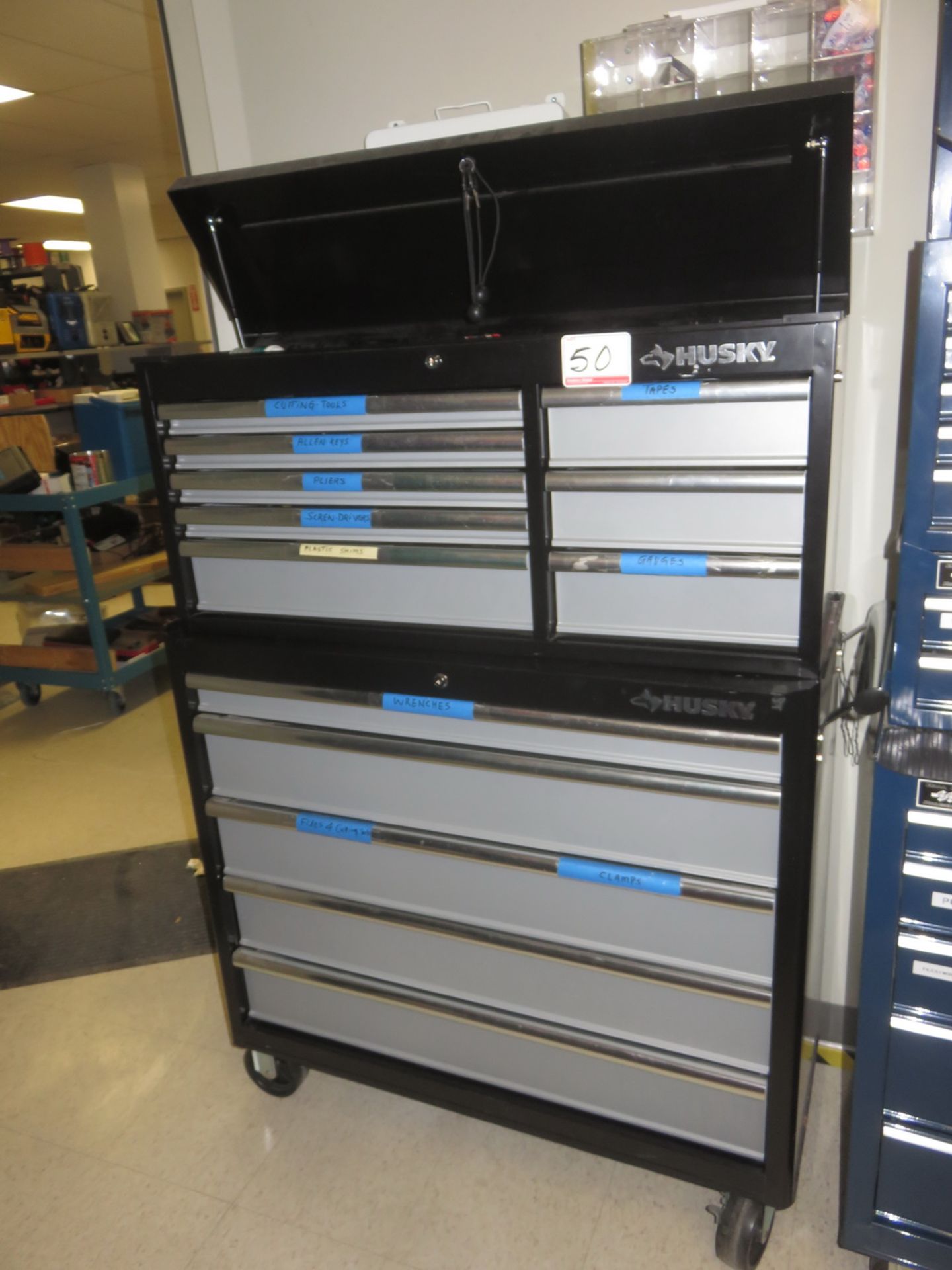 HUSKY BLK/GREY 13-DRAWER ROLLING MECHANIC TOOL CHEST