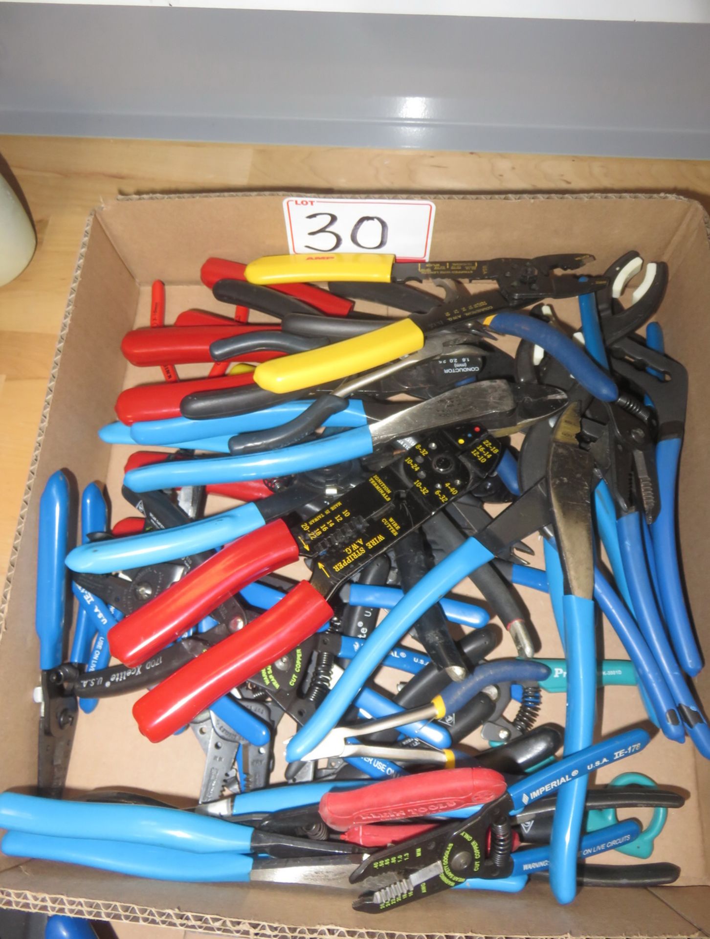 LOT - UNIVERSAL SIDE CUTTERS, WIRE STRIPPERS, PLIERS, & CLIP EXPANDER