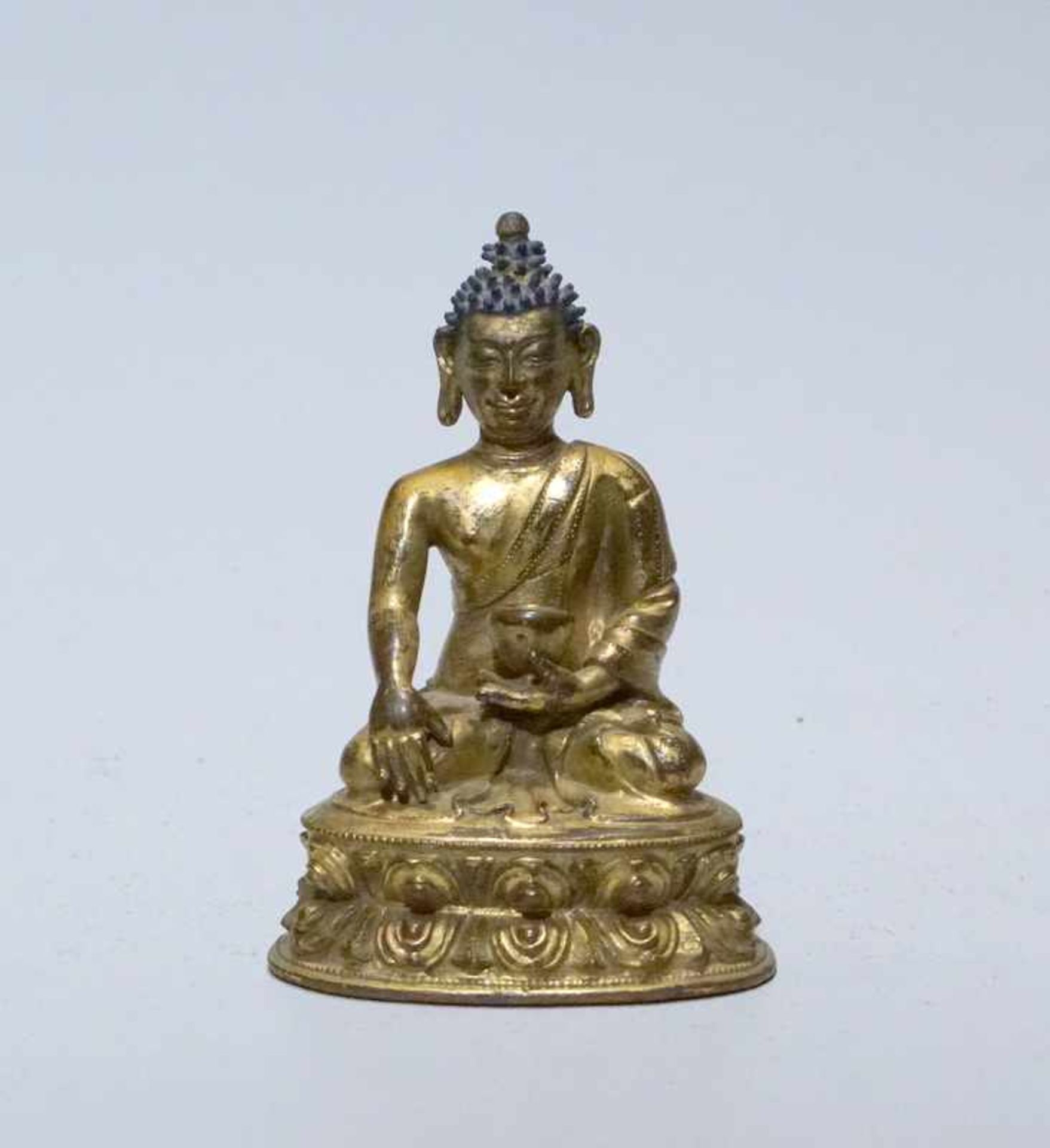 Buddha Amitayus Bronze feurvergoldet, Tibet, 16. Jhd.Amtitayusw (tib. Tsepgame) im Diamantsitz auf