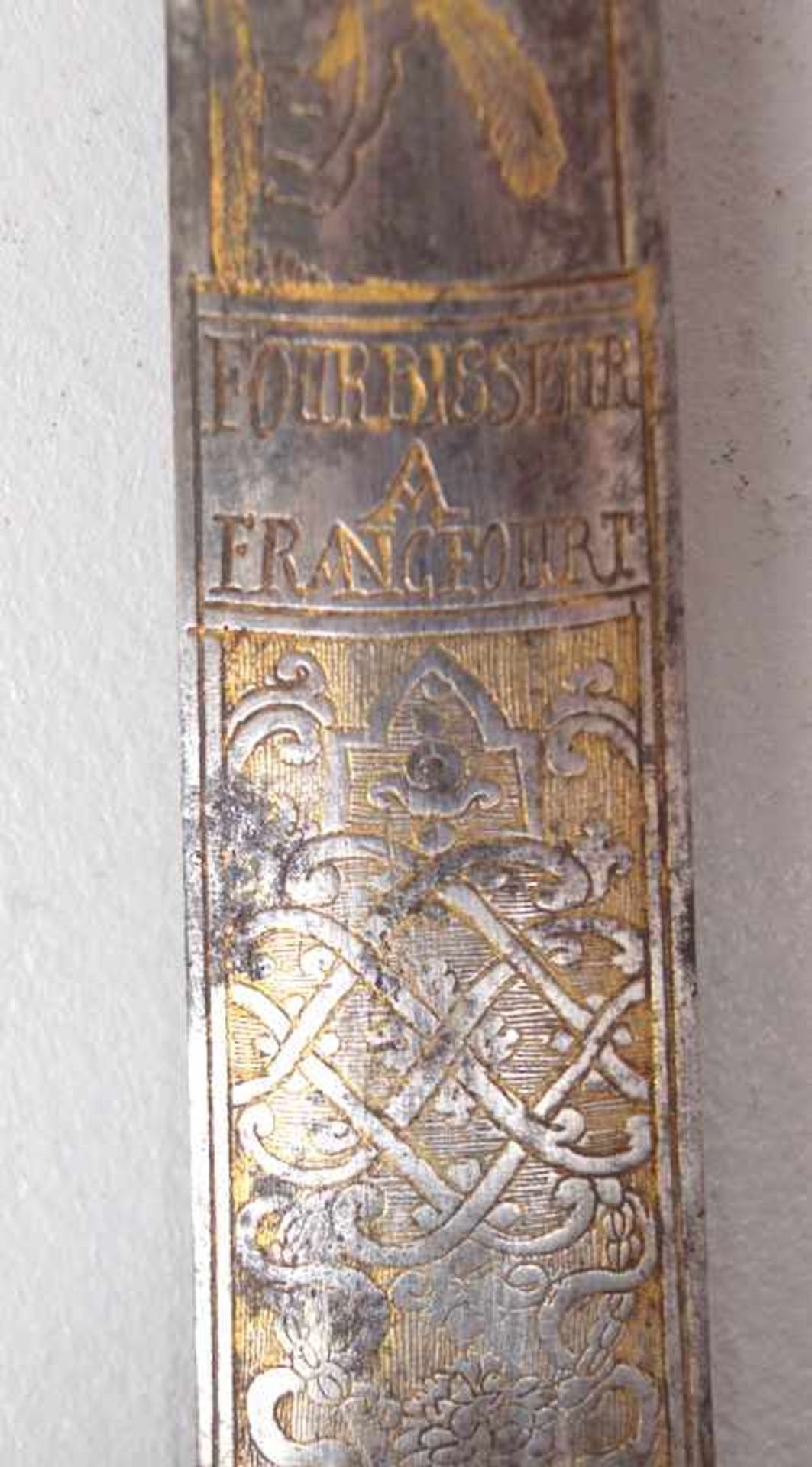 Prunk Hirschfänger Sign. "J Manberger a Francfourt " 18. Jhd.Hirschorngriff mit Einlagen aus geschn. - Bild 3 aus 4