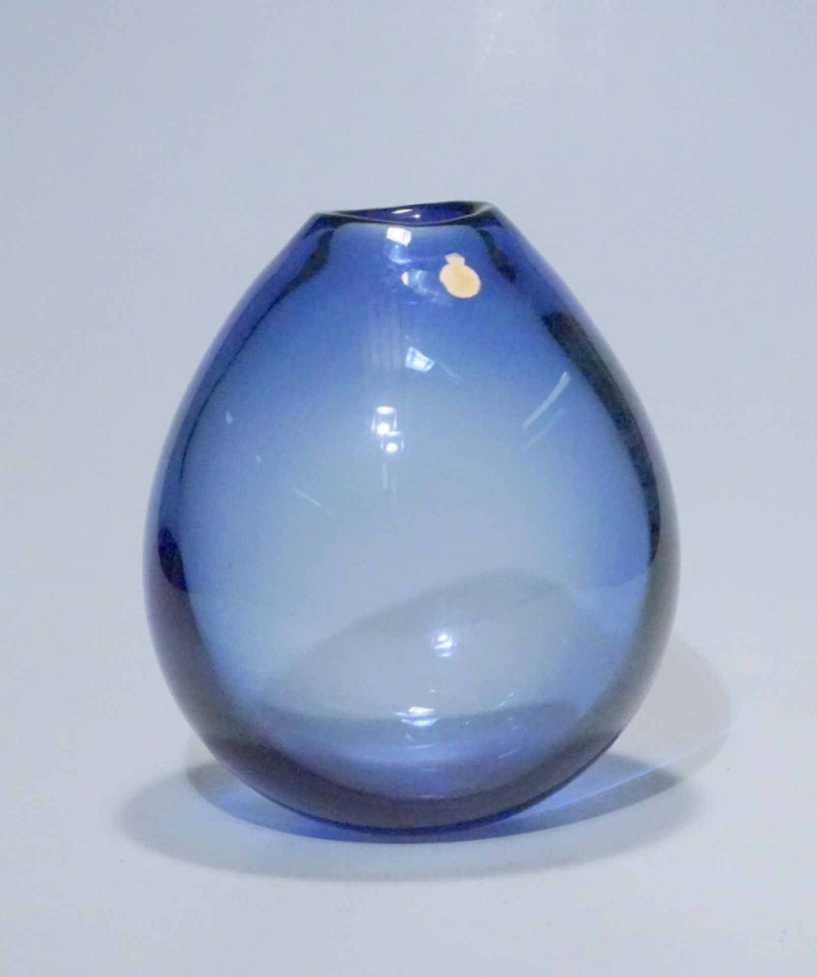 Holmegaard Vase von Peer Lutken 1991blaues lampengeblasenes Glas, Ritznummer, Datierung und