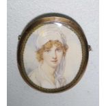 Porträt-Miniatur, Mädchen mit Kopftuch, England, 19. Jhd.Tempera auf Elfenbein, hochovale Platte