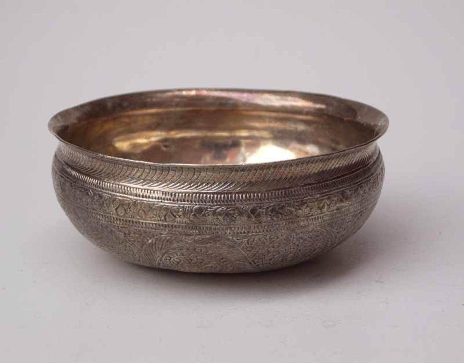 Silberne Schale, Syrien?, 19. Jhd.ziselierte Ornamentik mit Blatt- und Rankenwerk, 900er Silber