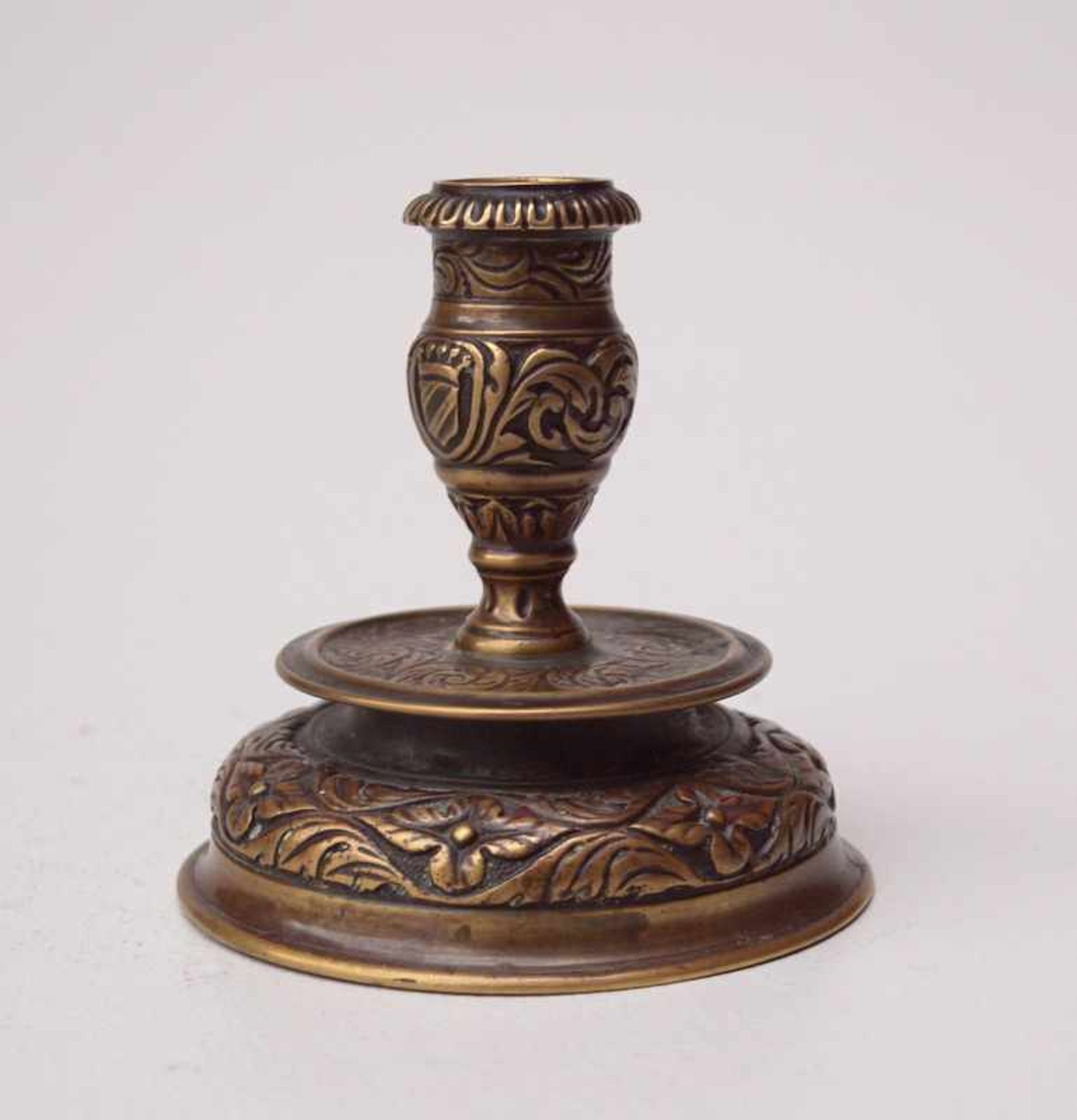 Glockenleuchter Venezianisch 16. Jhd.sehr früher kleiner Tischleuchter, Bronze mit Resten