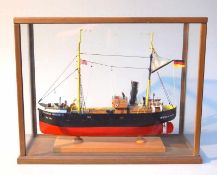 Schiffsmodell "Wilhelm Reinhold" BremerhavenVollholzmodell im Glaskasten, nicht elektrifiziert,
