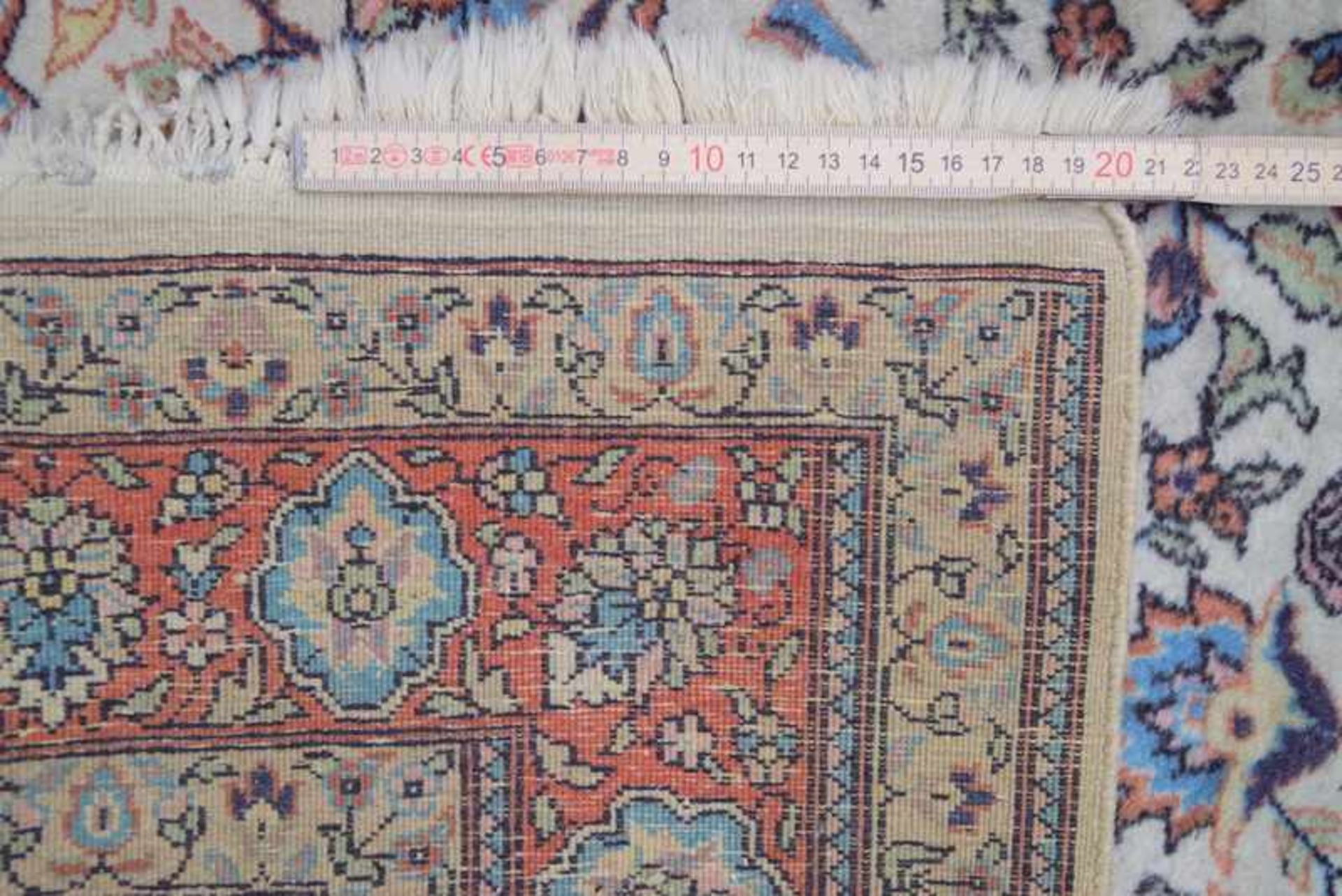 Persischer KeschanWolle auf Baumwolle, sehr feine Knüpfung, gepflegt, ca. 200 x 140cm.