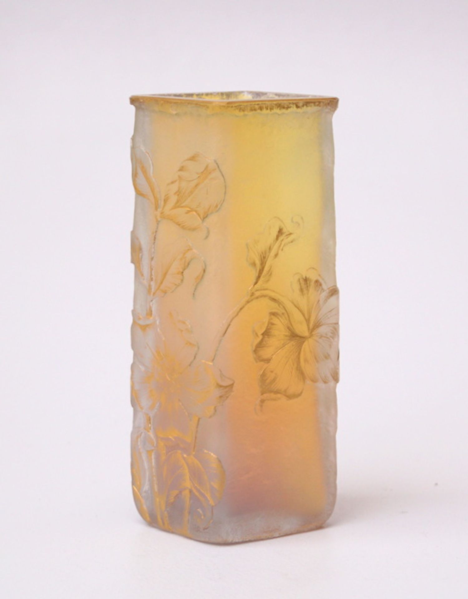 Daum, Nabcy/Lothringen (Goldmarke, Diestelmarke): Vase des Jugendstil, um 1893helles, dickwandiges