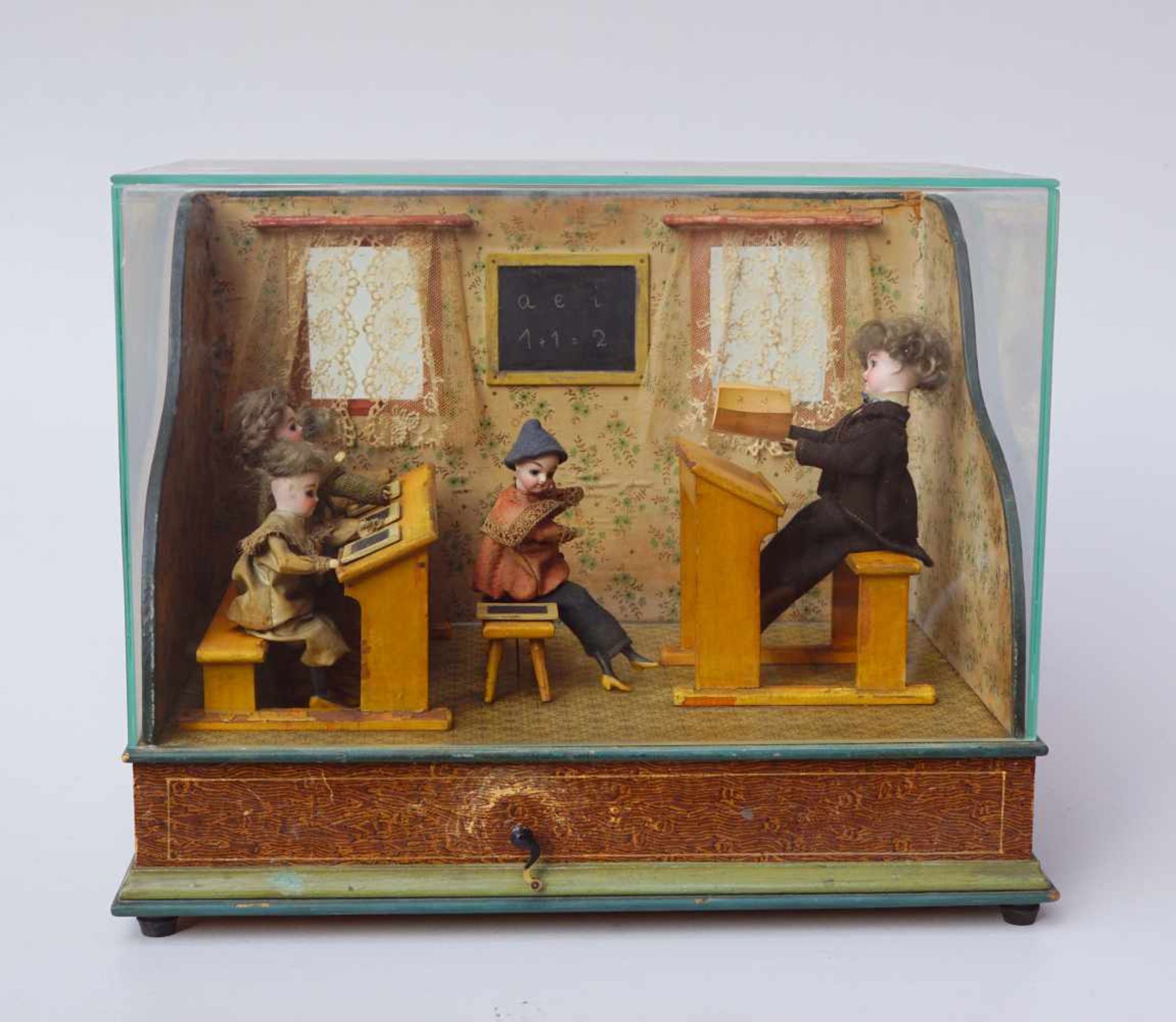 Klassenzimmer ca. um 1900 mit Automat Zinner und Söhne ThüringenAuf Holzpodest in der Art einer - Image 2 of 4