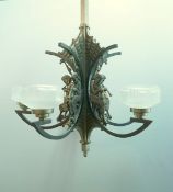 Art Déco Deckenlampe mit musizierenden Satyrdatrstellungen Originale Milchglasschirme, komplett,