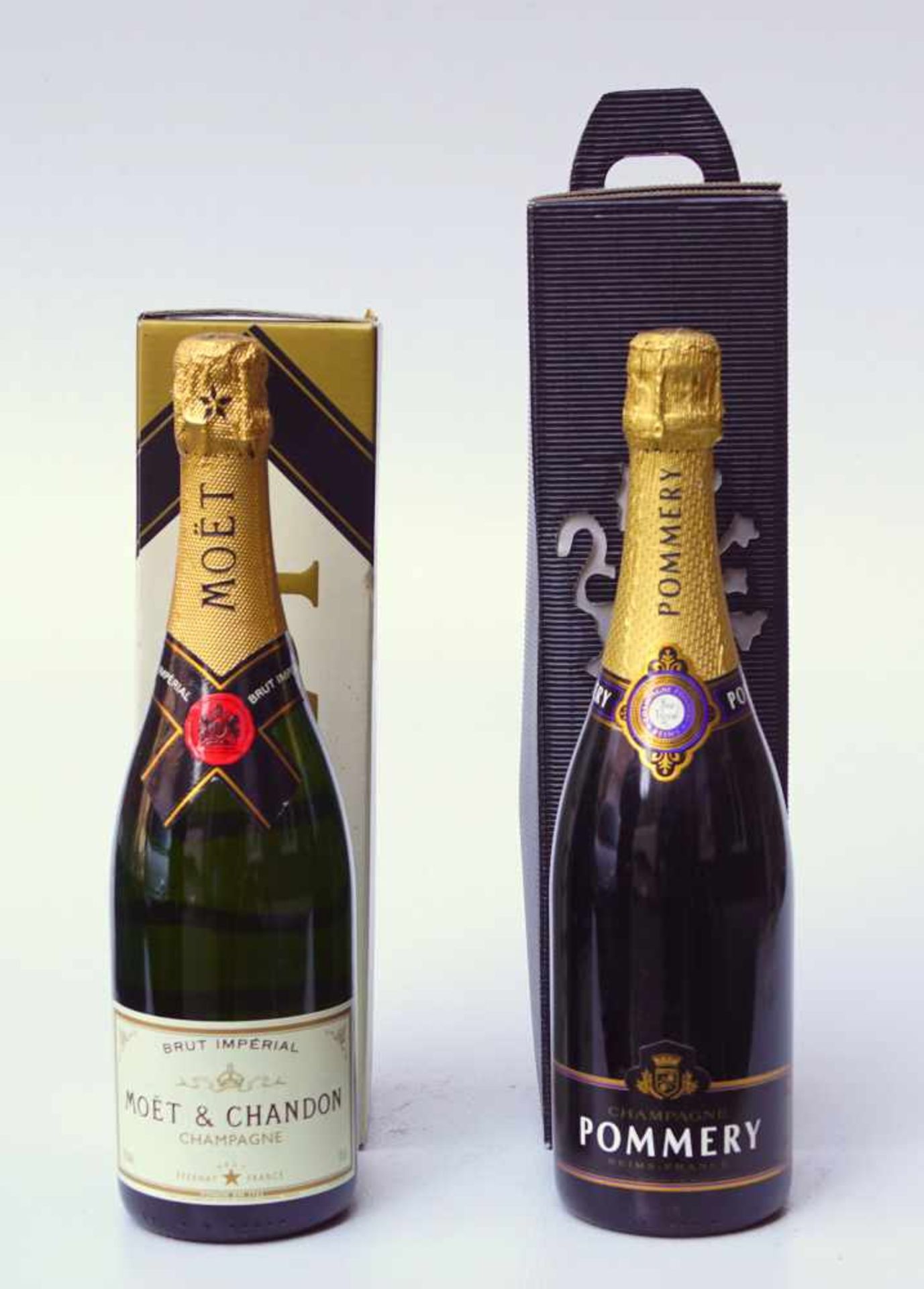 2 Flaschen Champagner, Pommery, Moet ChandonJeweils in der orig. Box, perfekte Füllstande, jeweils