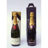 2 Flaschen Champagner, Pommery, Moet ChandonJeweils in der orig. Box, perfekte Füllstande, jeweils