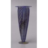 Antike Vase, Fadenglas, Italien, 18. Jhd.Farbloses Glas mit blauen, einegschmolzenen Fäden in