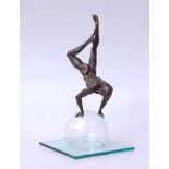 Aganov, Dimitry: Bronzeskulptur "Weltall"Massive Bronzeskulptur, athletischer Männerakt im Handstand