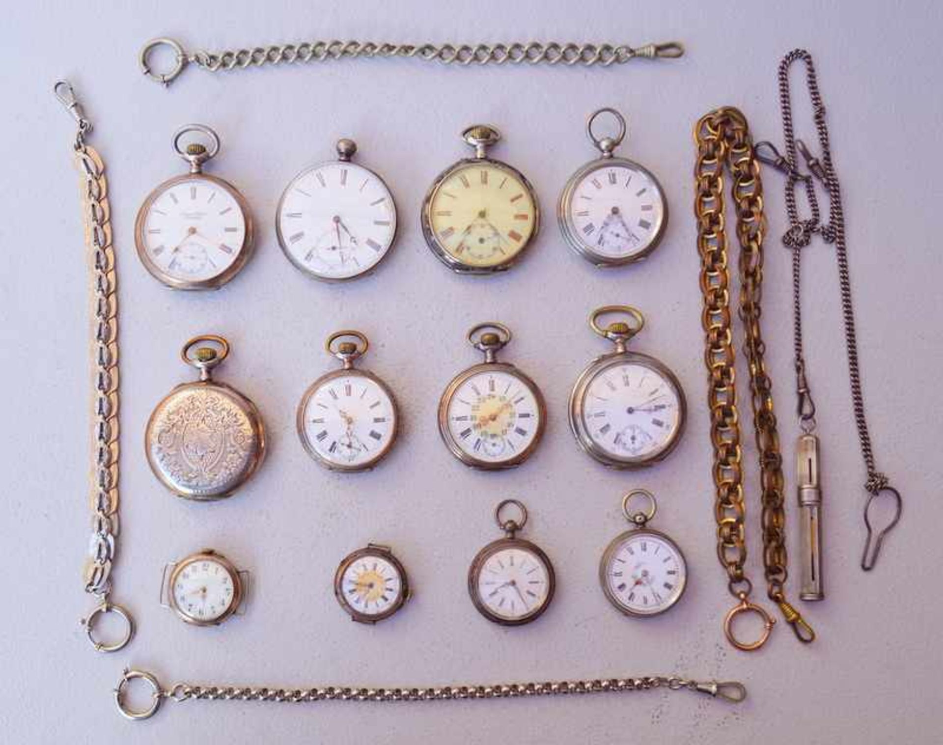 Sammlung von 12 silbernen historischen TaschenuhrenMeist 800er oder 925er gest.