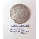 Stadt Frankfurt, Taler von 1622VS: Kreuz mit Schild mit dem Frankfurter Adler darauf, Umschrift: