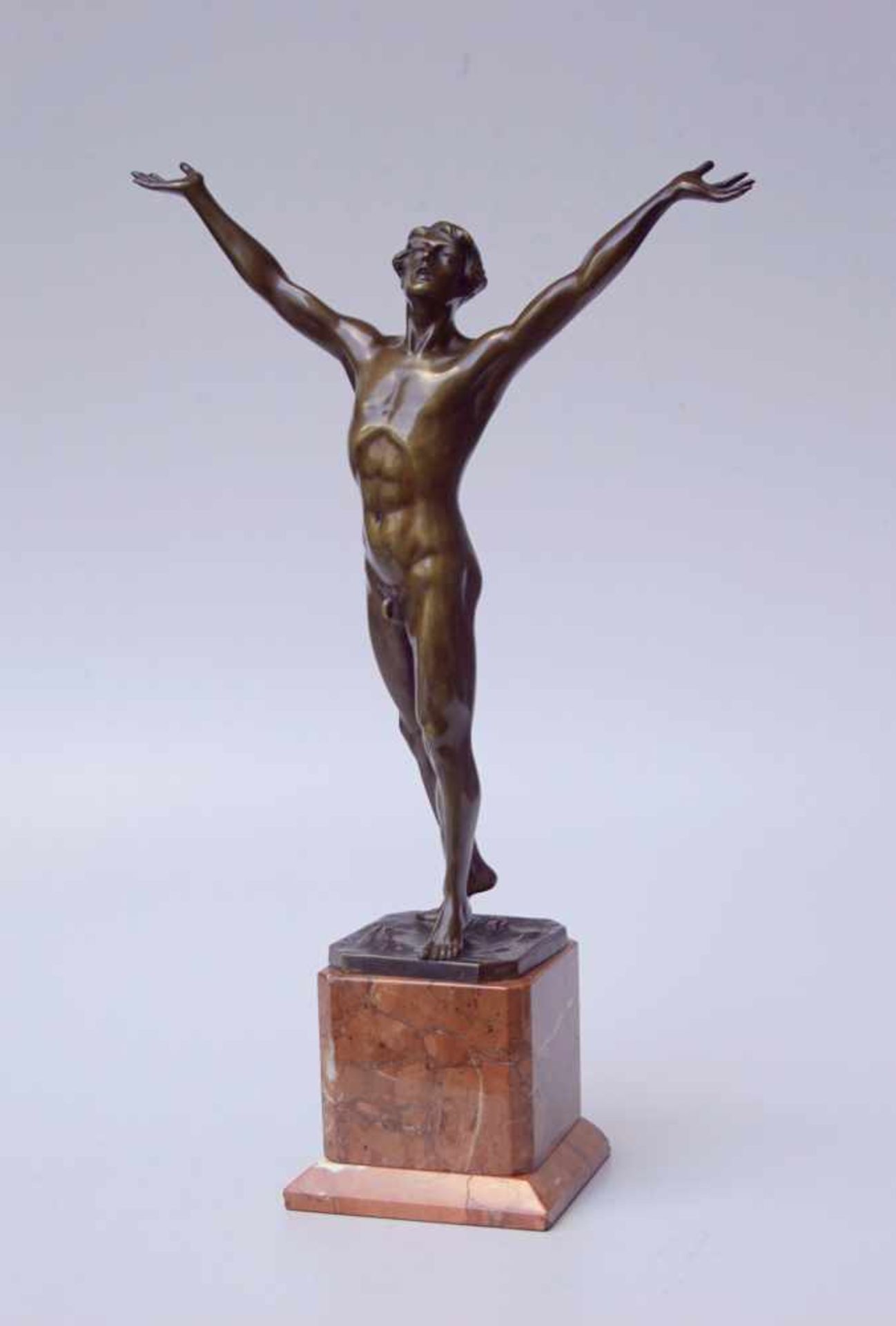 Schmidt-Hofer, Otto (1872 Berlin - 1925 ebenda): Stehender Knabenakt, um 1920Bronze mit grau-