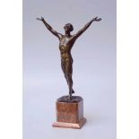 Schmidt-Hofer, Otto (1872 Berlin - 1925 ebenda): Stehender Knabenakt, um 1920Bronze mit grau-