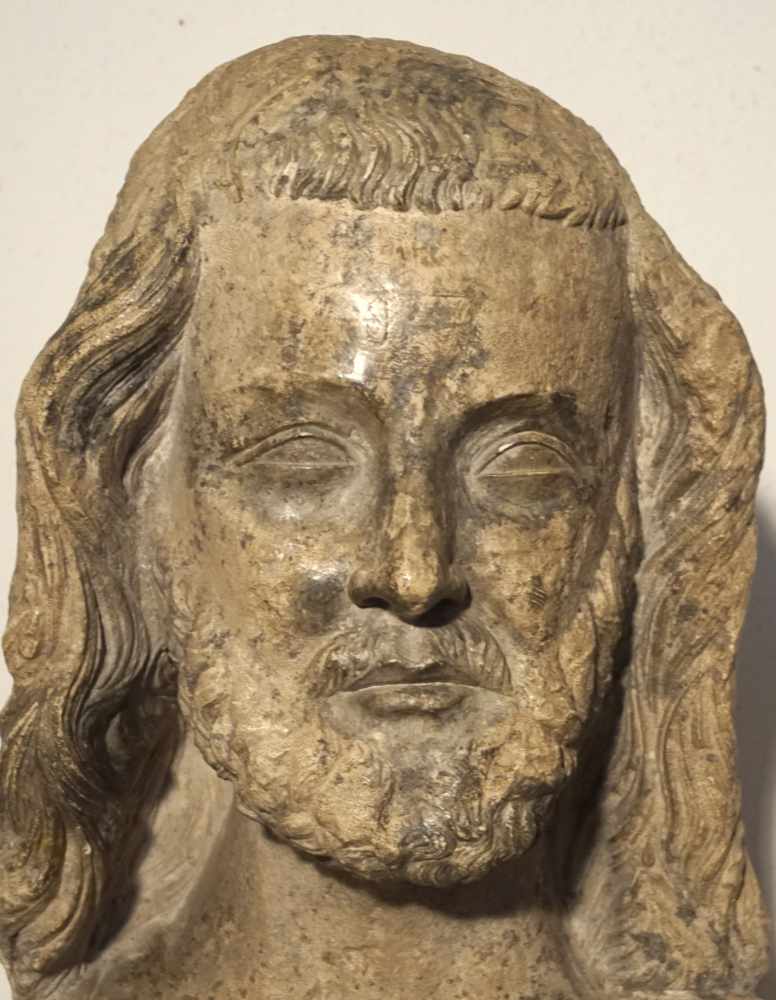 Fragment eines Christus/Chorpfeilerfigur, Frankreich, 13./14. Jhd.Gräulich geäderter Kalkstein, - Image 5 of 5
